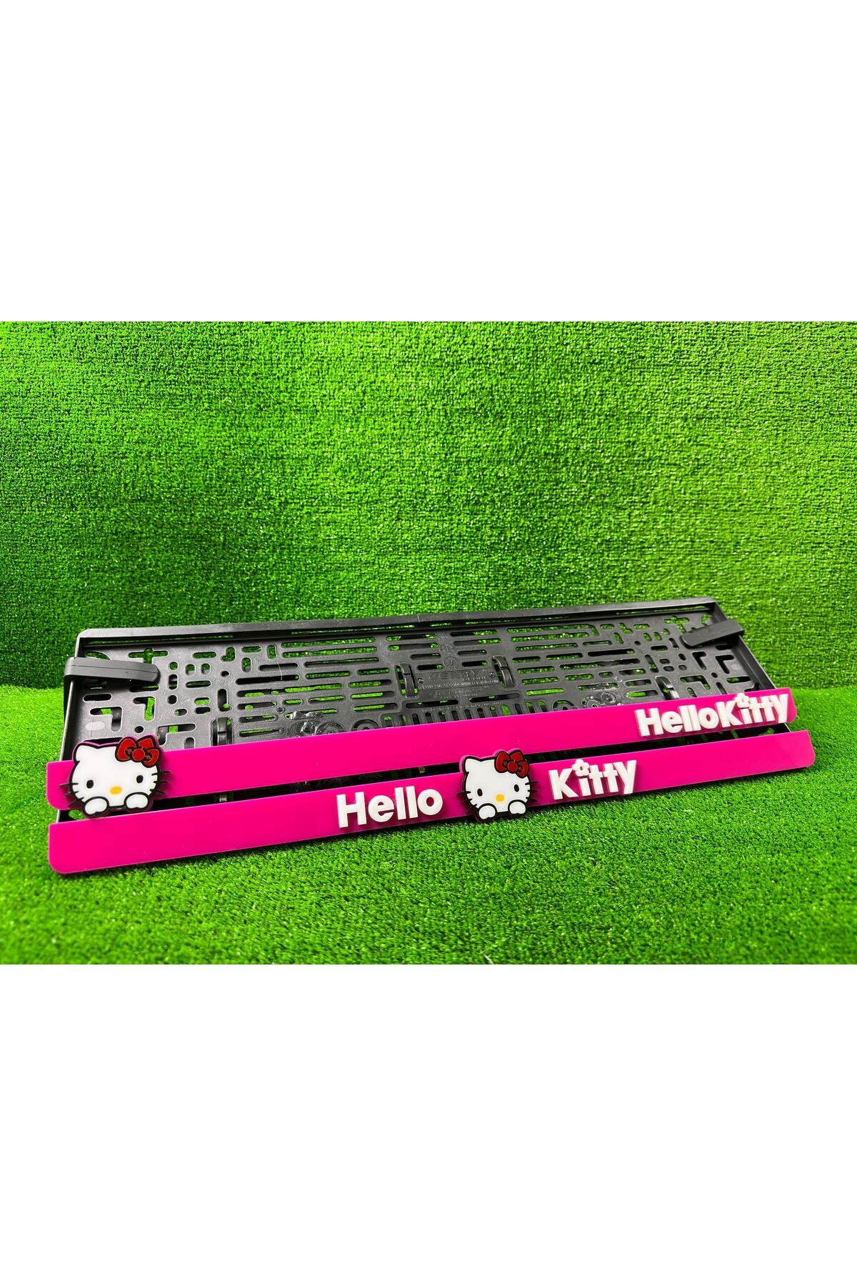 HELLO KİTTY PEMBE 3D KABARTMALI PLEKSİ ARABA PLAKALIĞI