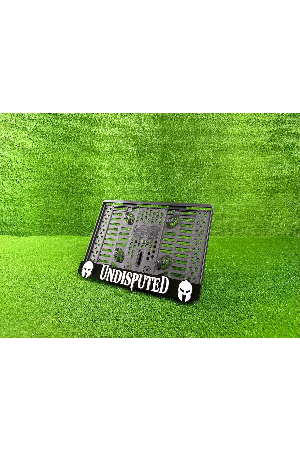 YENİLMEZ UNDISPUTED 3D KABARTMALI PLEKSİ MOTOR PLAKALIĞI