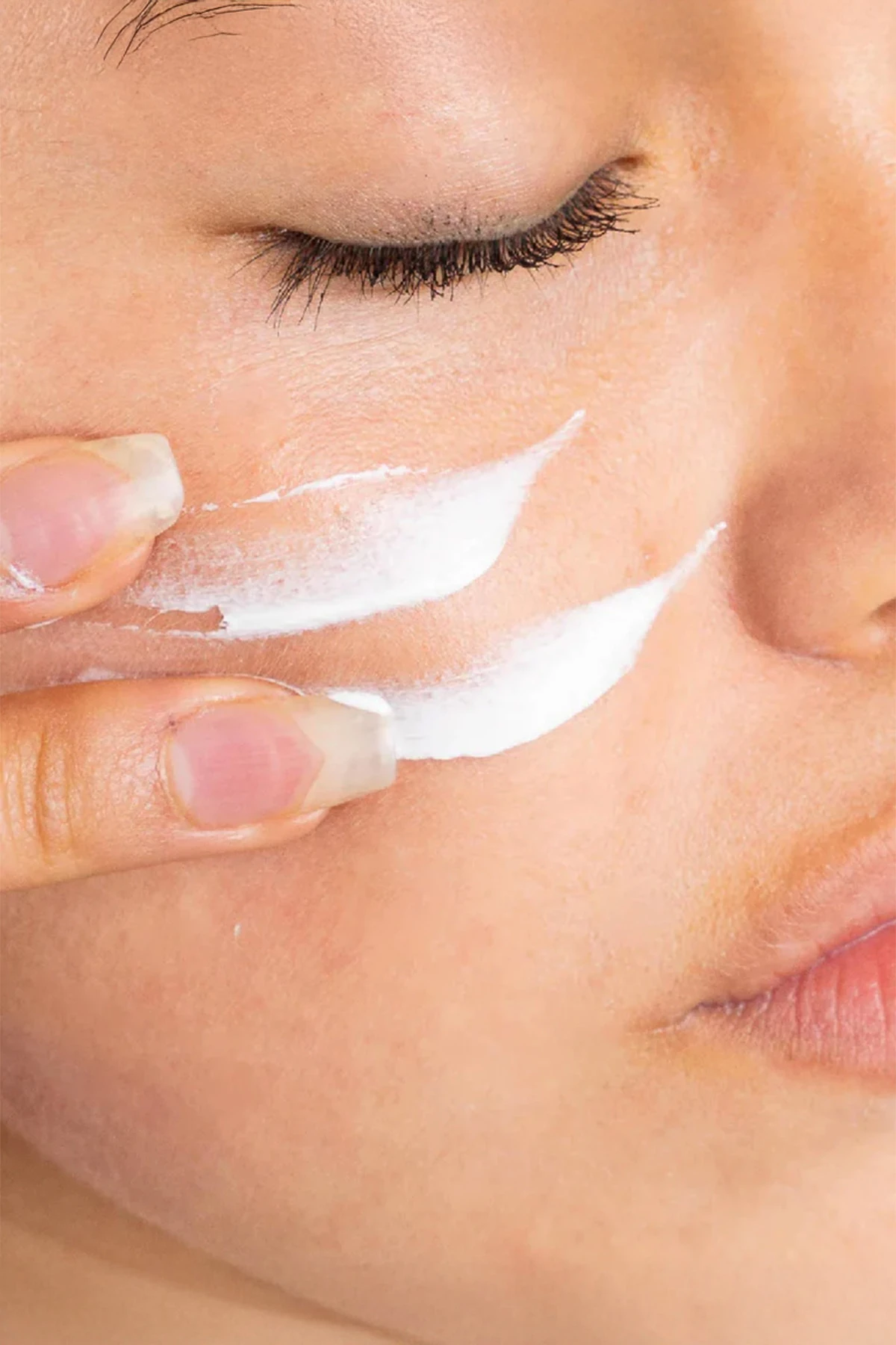 Farmstay DR-V8 Vita Güneş Kremi SPF 50+ PA+++ | Vitamin C&E İçerikli | Yağsız Hafif Dokulu 70g