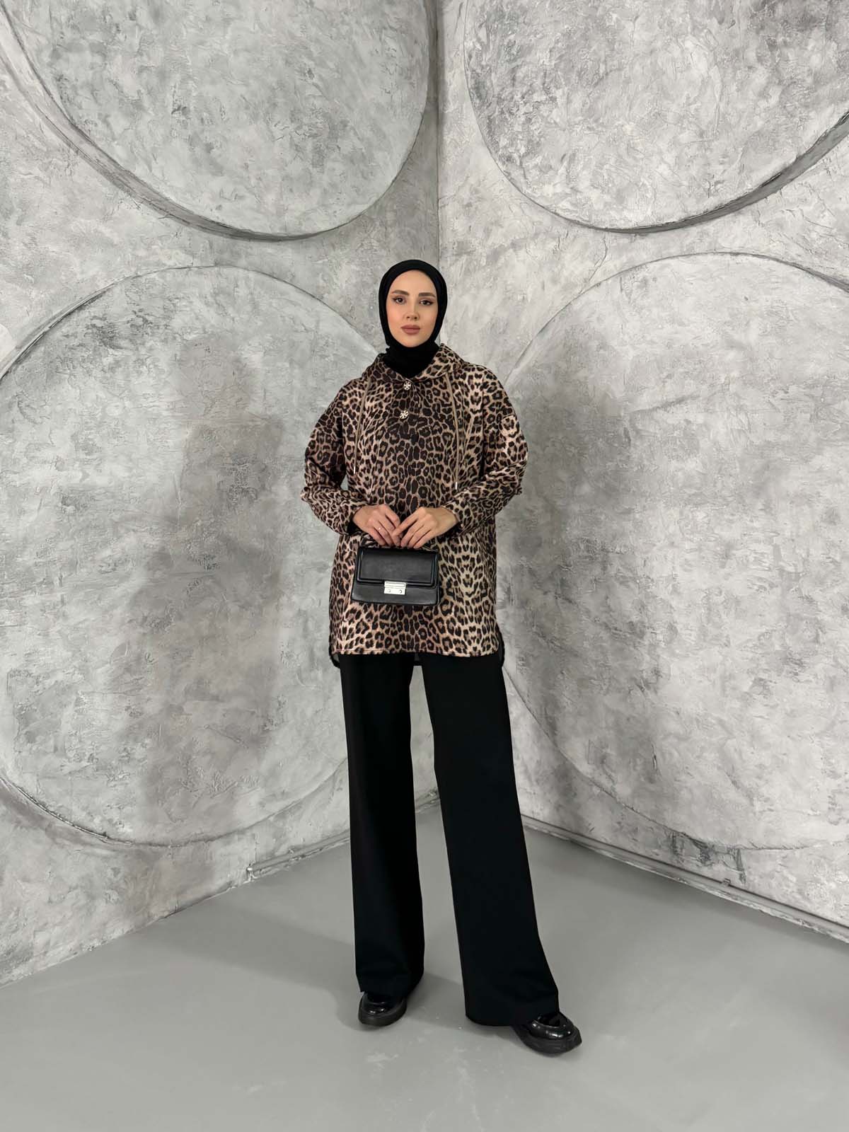 Leopar Desenli  Kapşonlu Sweatshirt