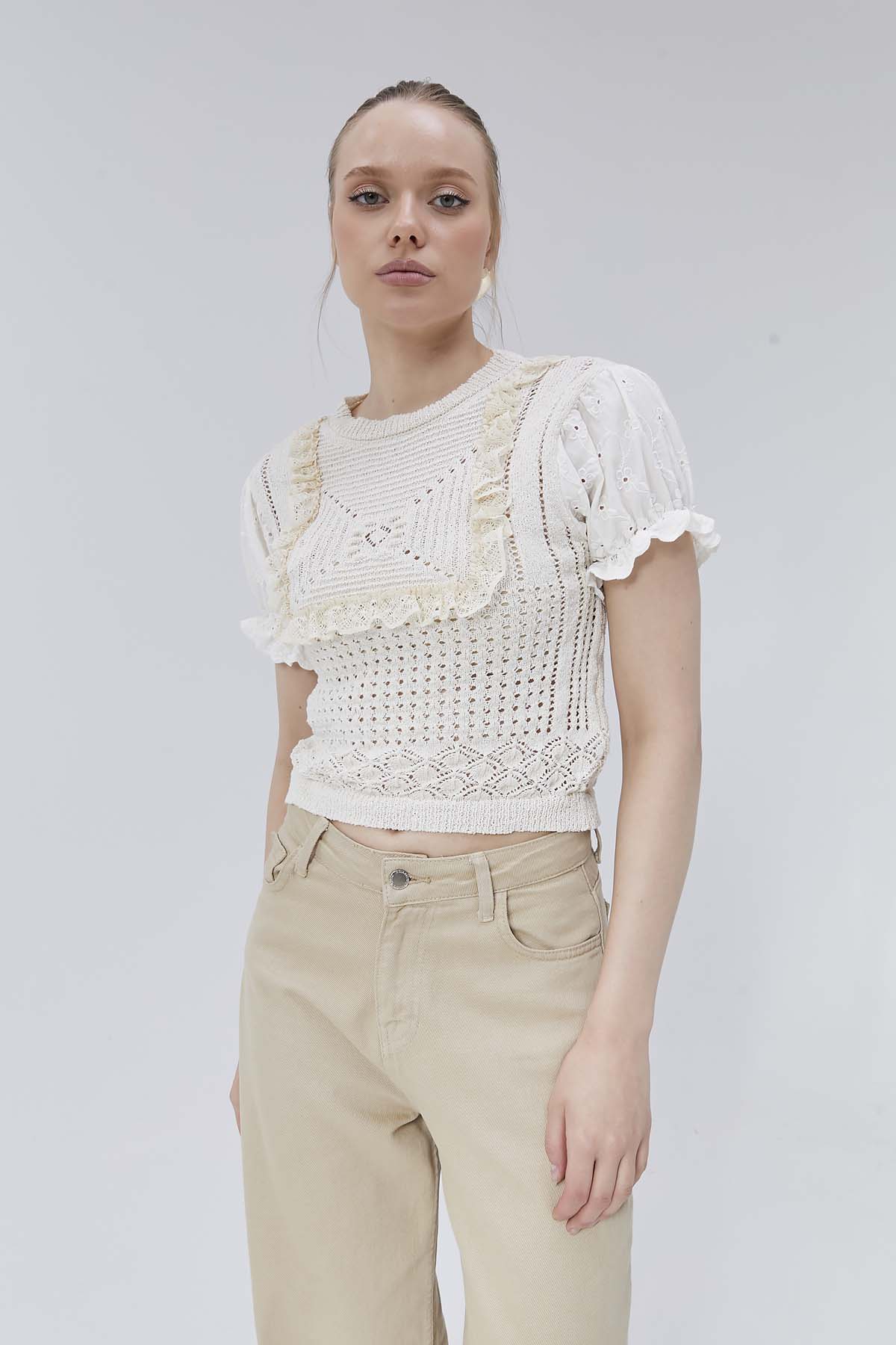 Önü Dantelli Kumaş Kollu Kazak Crop Bluz Atlet