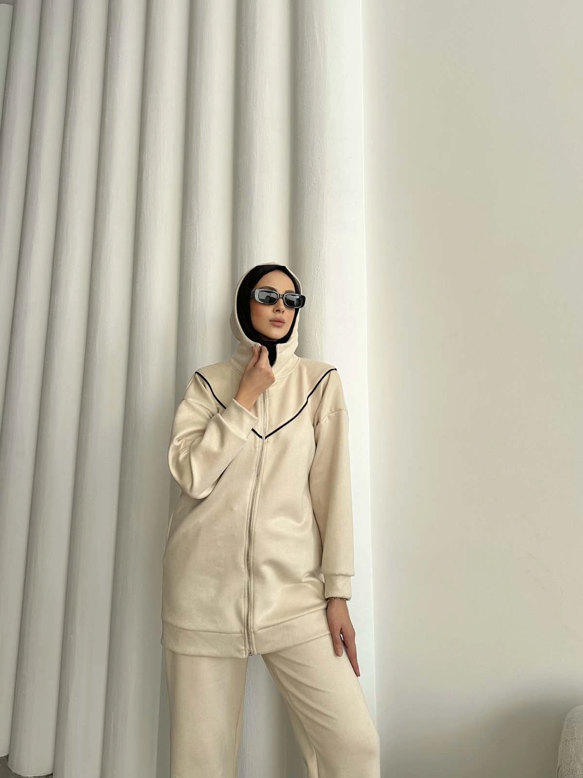 Önü V Detaylı Yanı  Çizgili  İkili  Takım