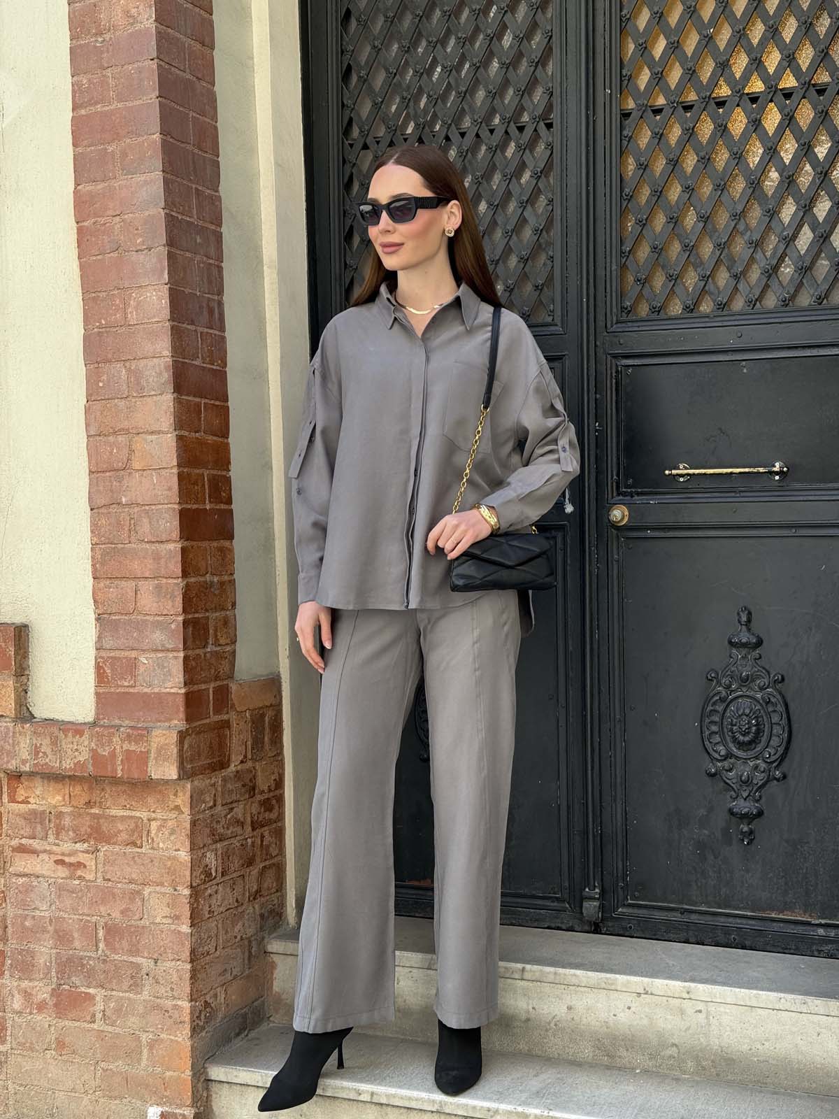 Cepli Gizli Düğmeli Kolu Düğme  Askılı  Gömlek