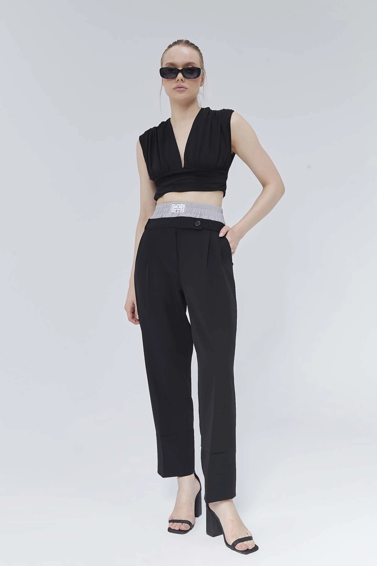 Beli Lastikli Düğmeli Dokuma Pantolon