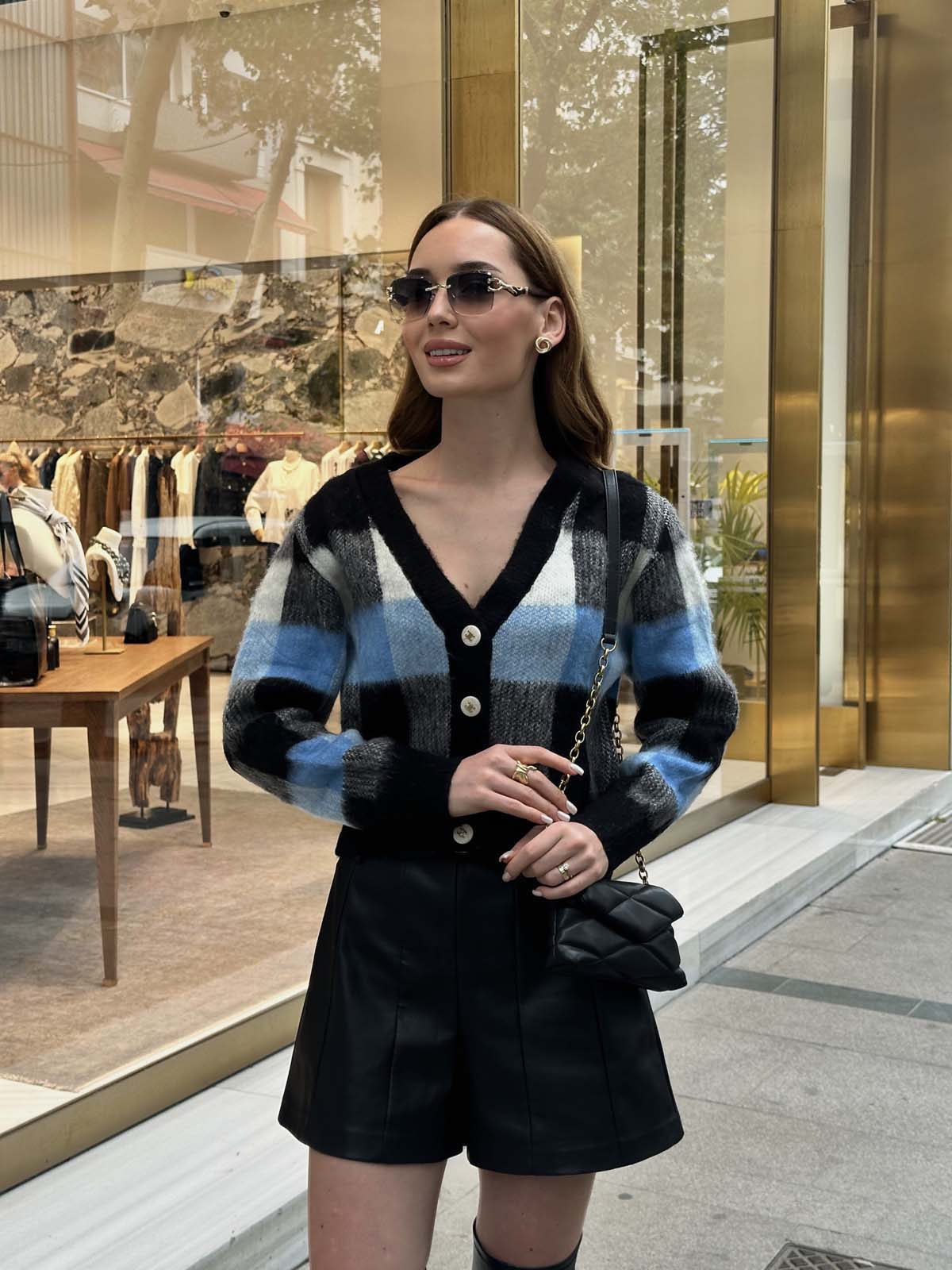 Şardonlu Kareli Kısa Ceket