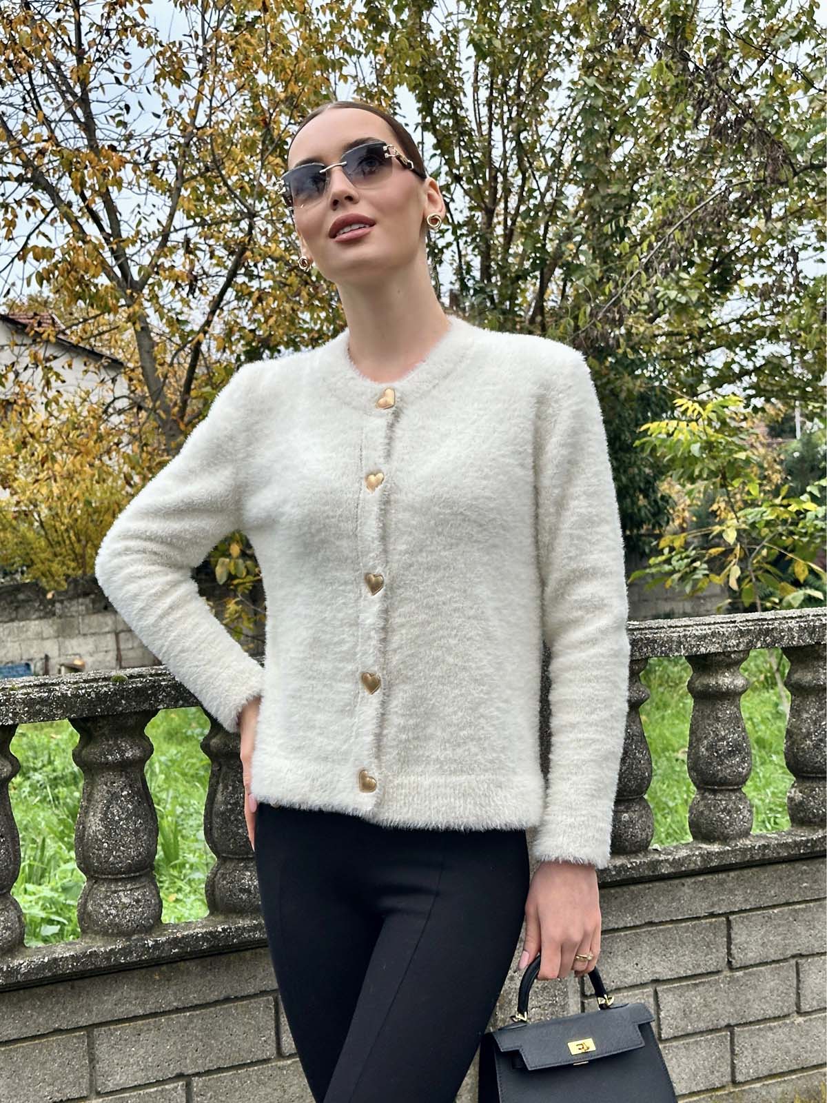 Angora  Kalp Şekilli Düğmeli Kısa Hırka