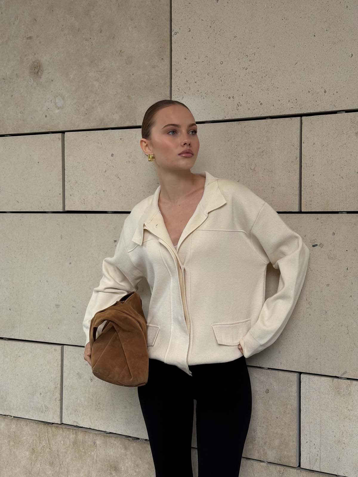 Dik Yaka Cep Detaylı Ceket