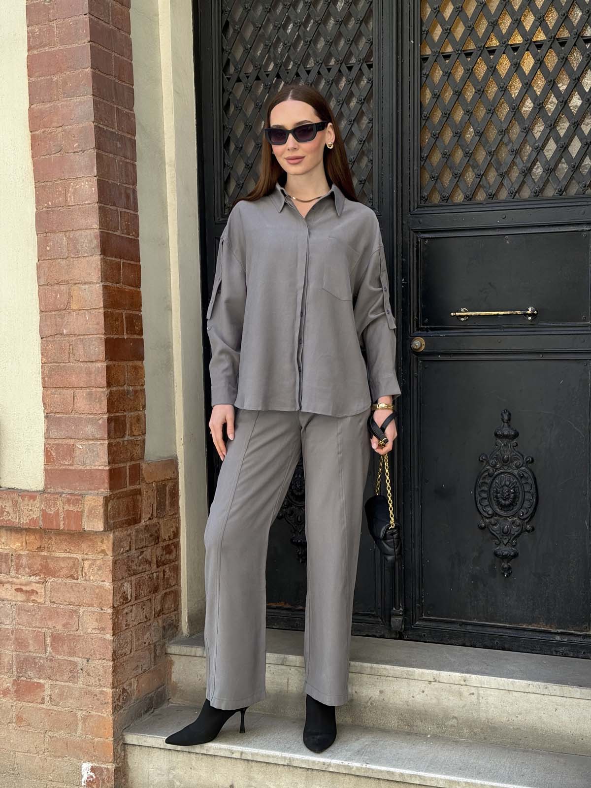 Cepli Gizli Düğmeli Kolu Düğme  Askılı  Gömlek