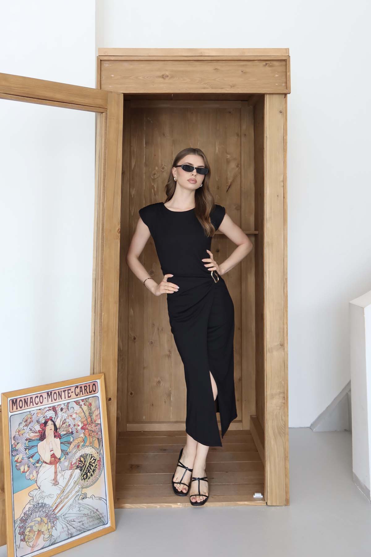 VATKALI BELİ TOKALI ELBİSE