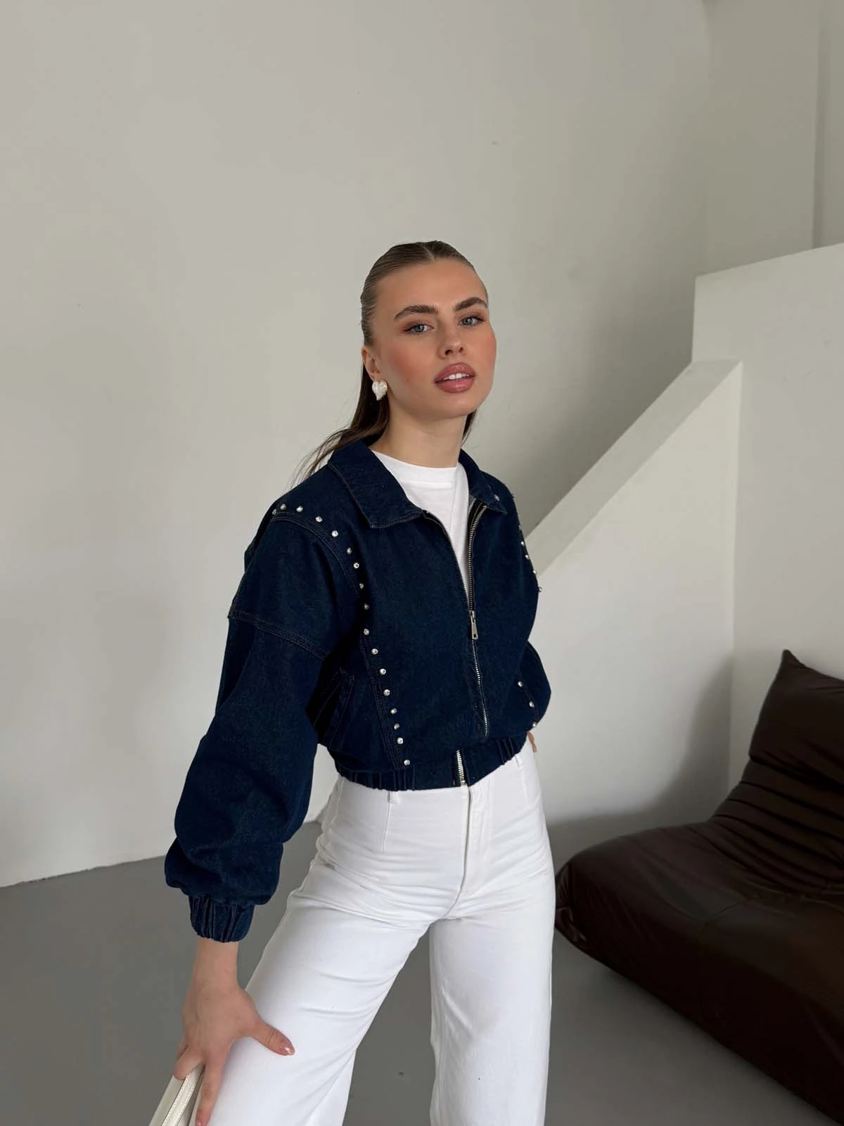 Önü V Detay Taşlı  Fermuarlı  Kot  Mont