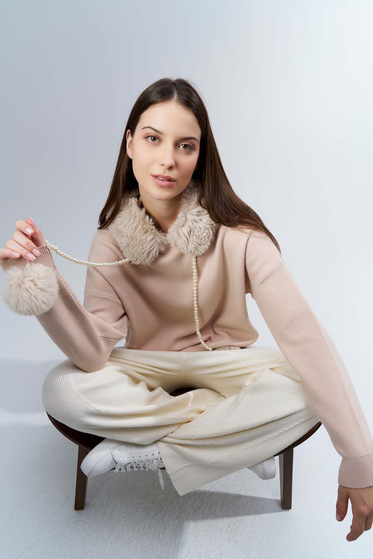 Korsman Kapüşonlu Kürklü İncili Kazak