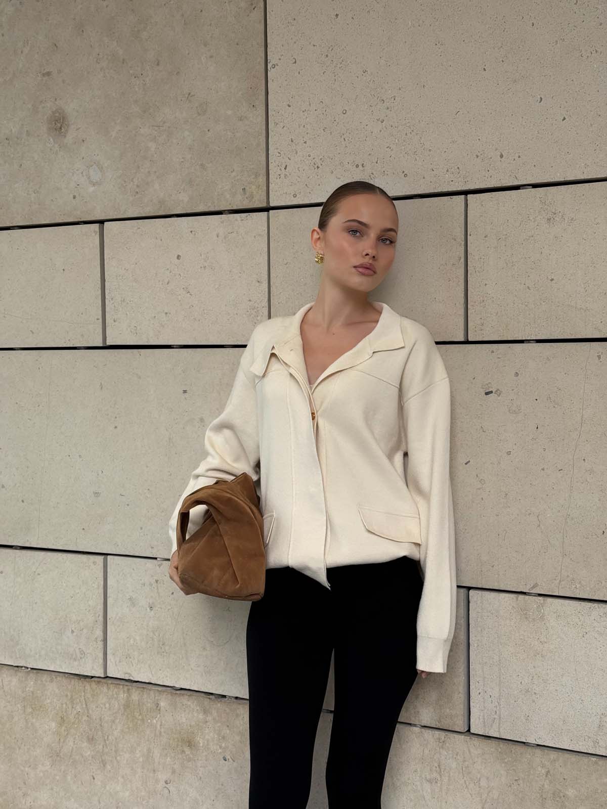 Dik Yaka Cep Detaylı Ceket