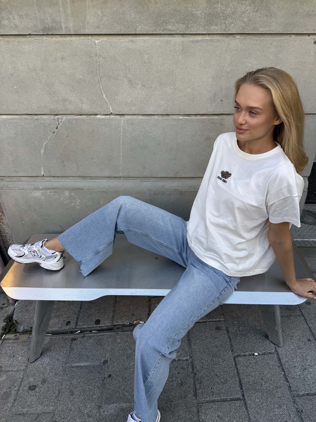 LYON KALIP KÖPEKLİ MIU MIU TİŞÖRT