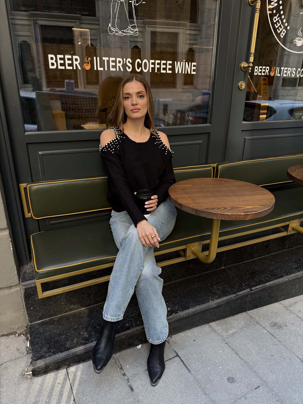 Korsman Omuz Dekolteli Taşlı Kazak