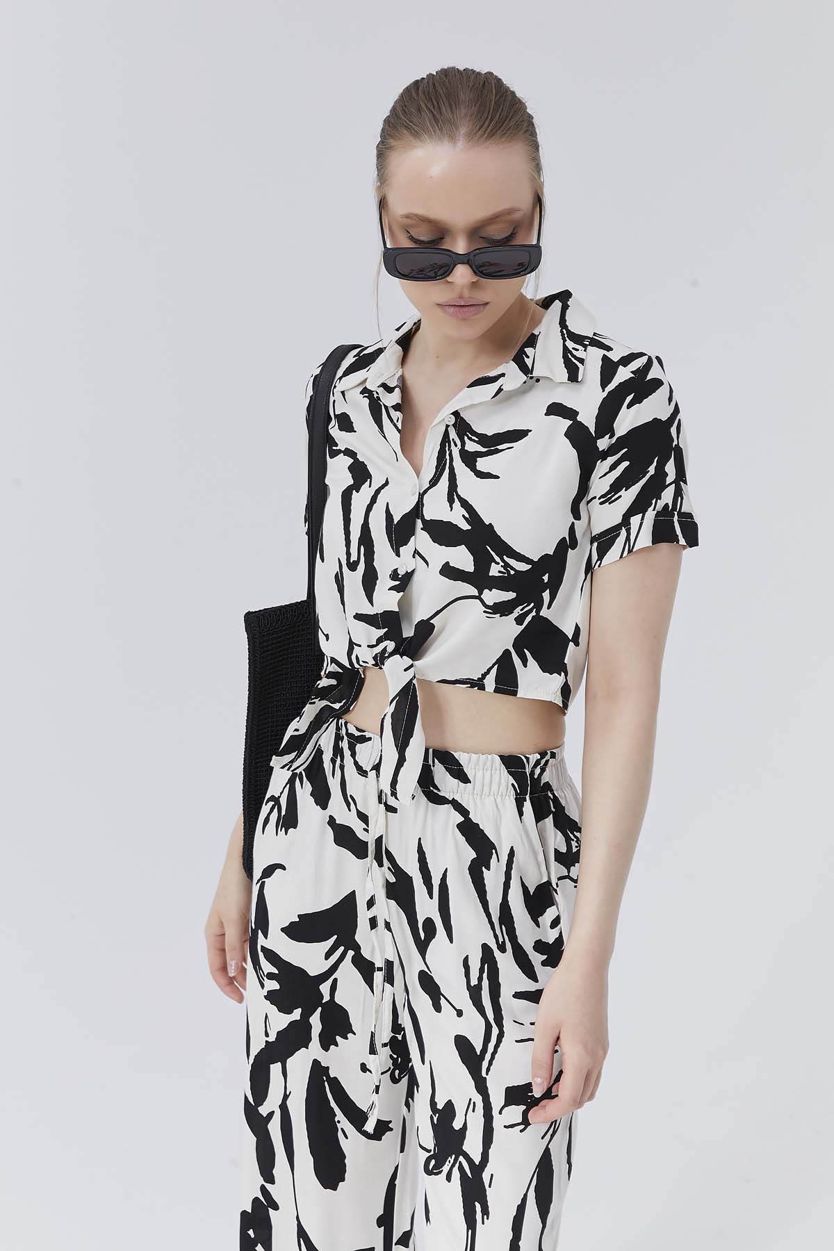 Kısa  Bağlamalı  Gömlek