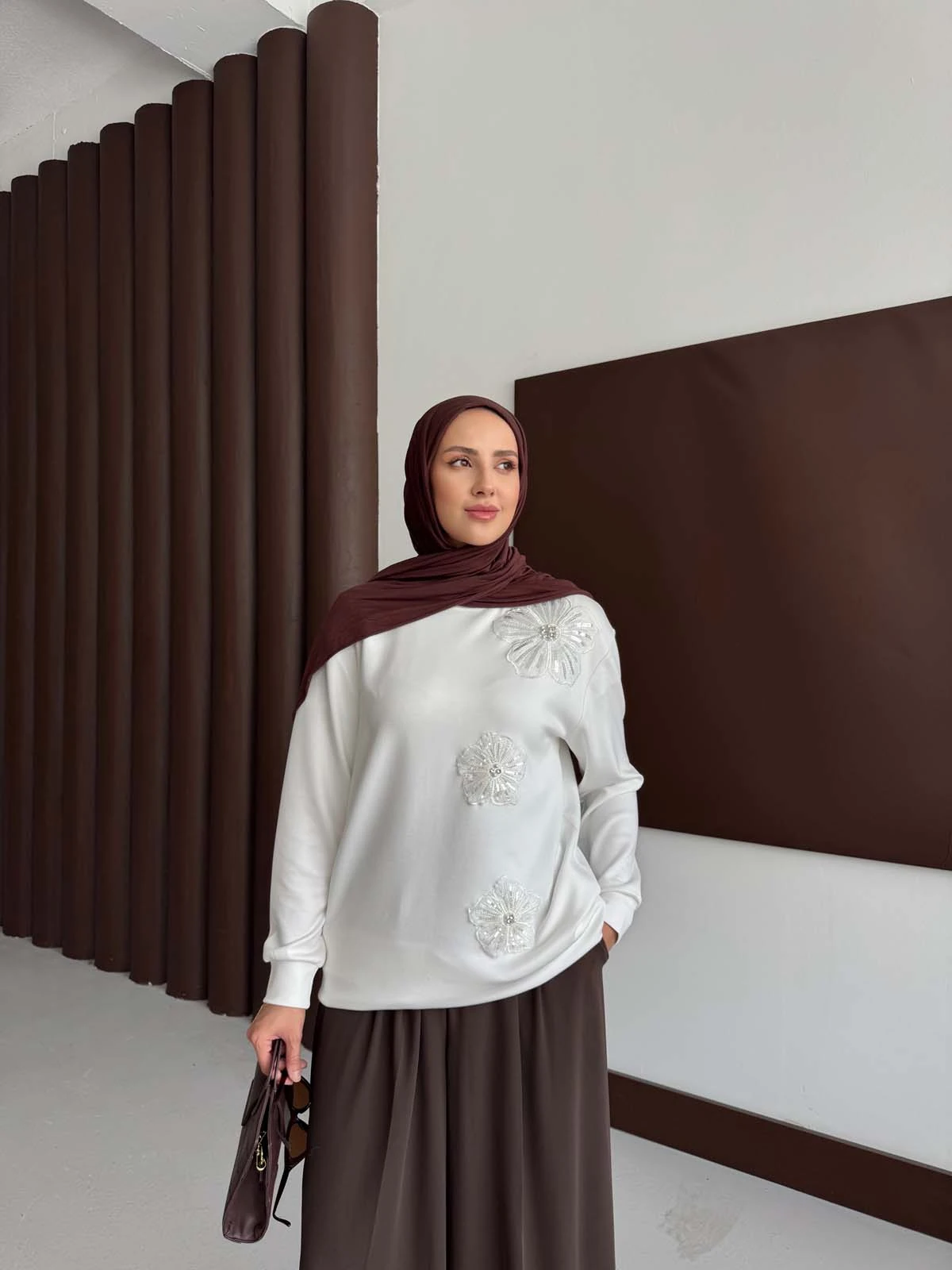 Şık Çiçek Aplikeli Sweat