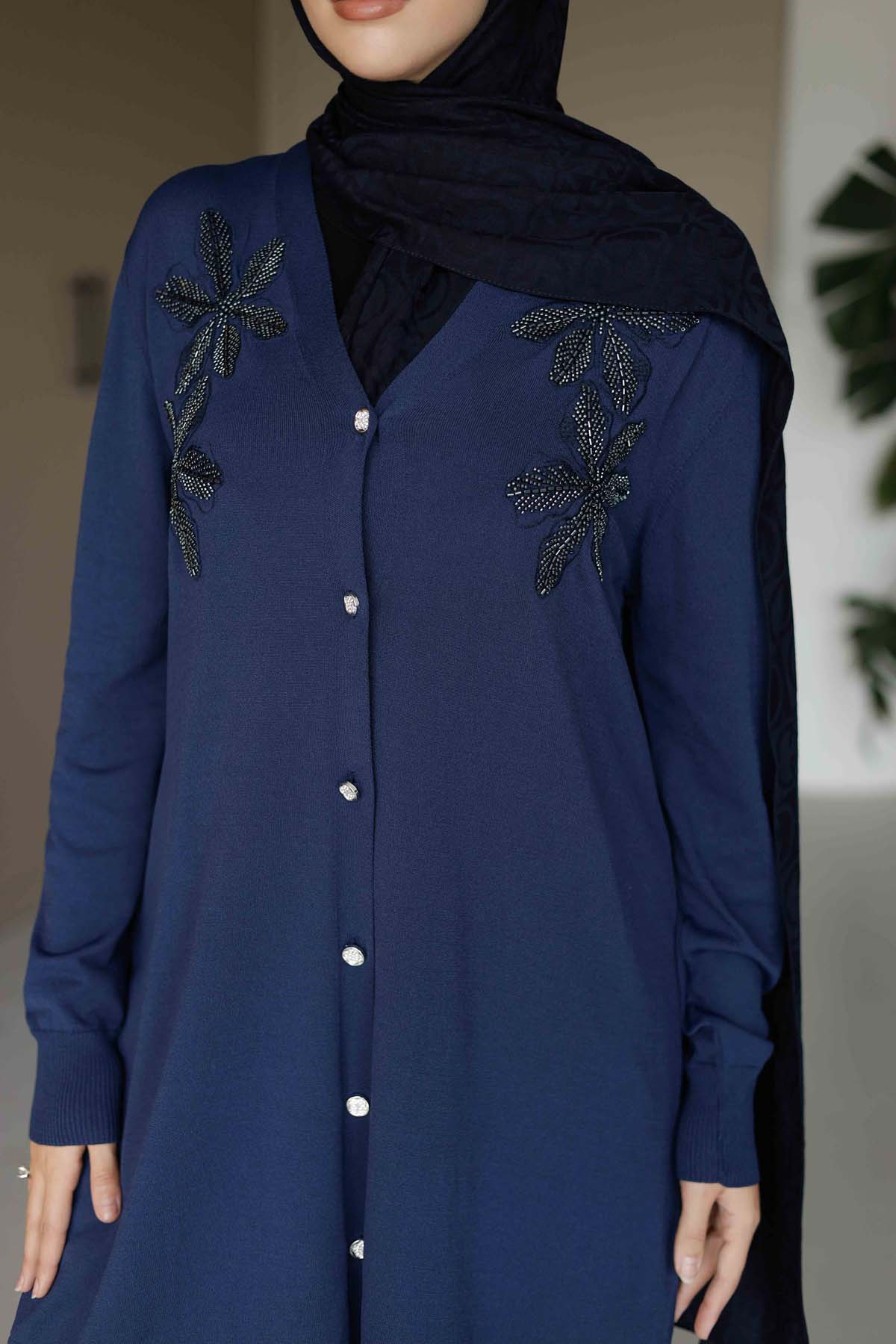 Çiçekli Düğmeli Uzun Hırka