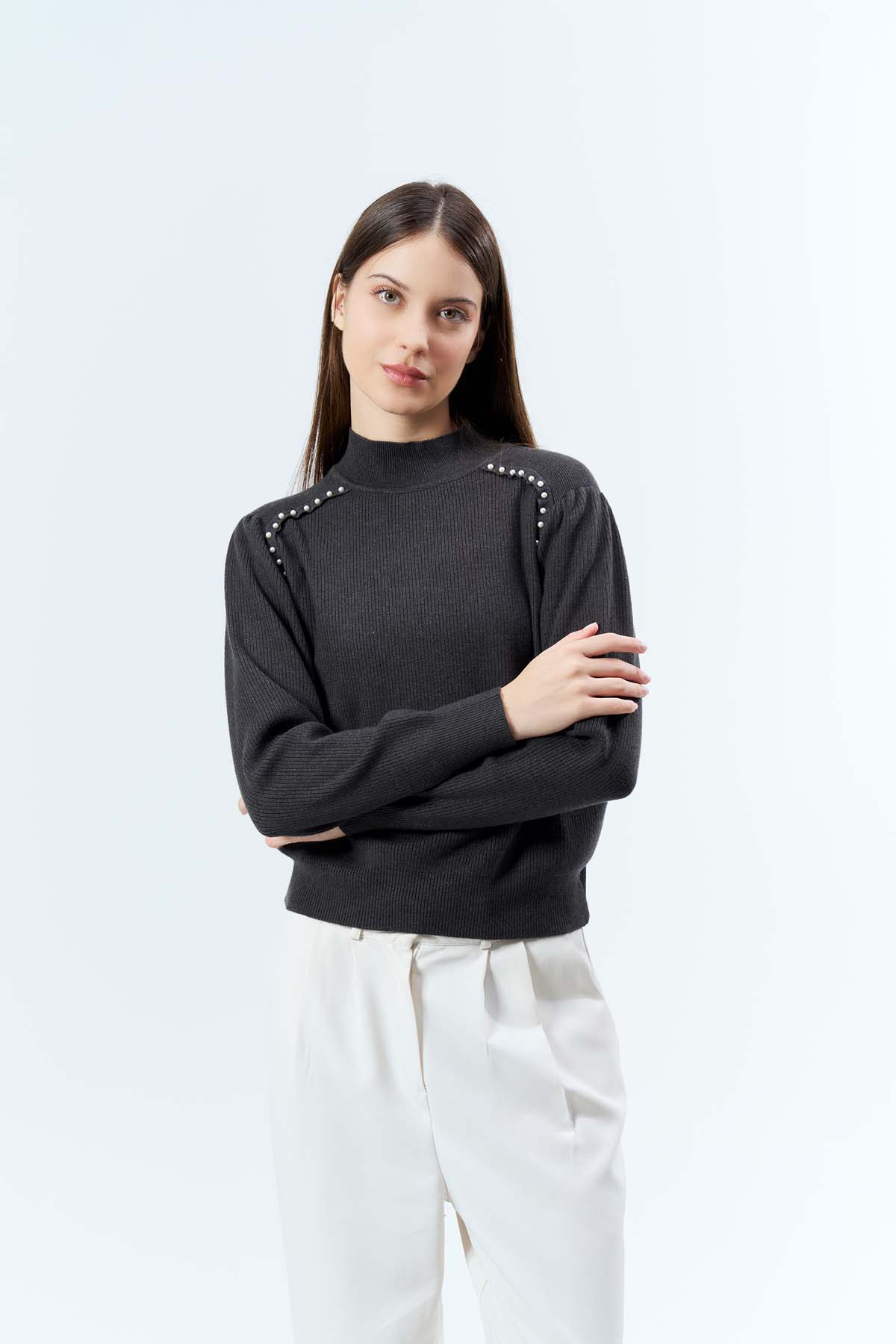 Kol Evi Ve Omuzları İncili Kazak