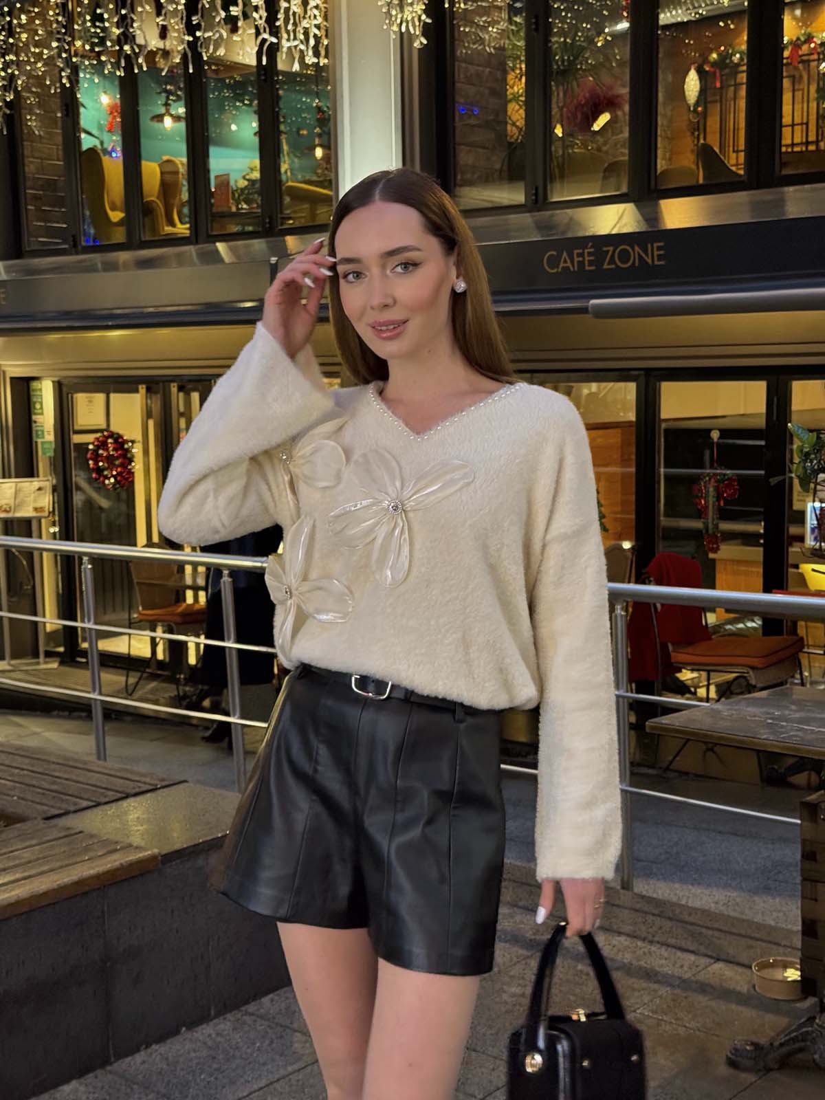 Angora İncili Papatyalı Kısa Kazak