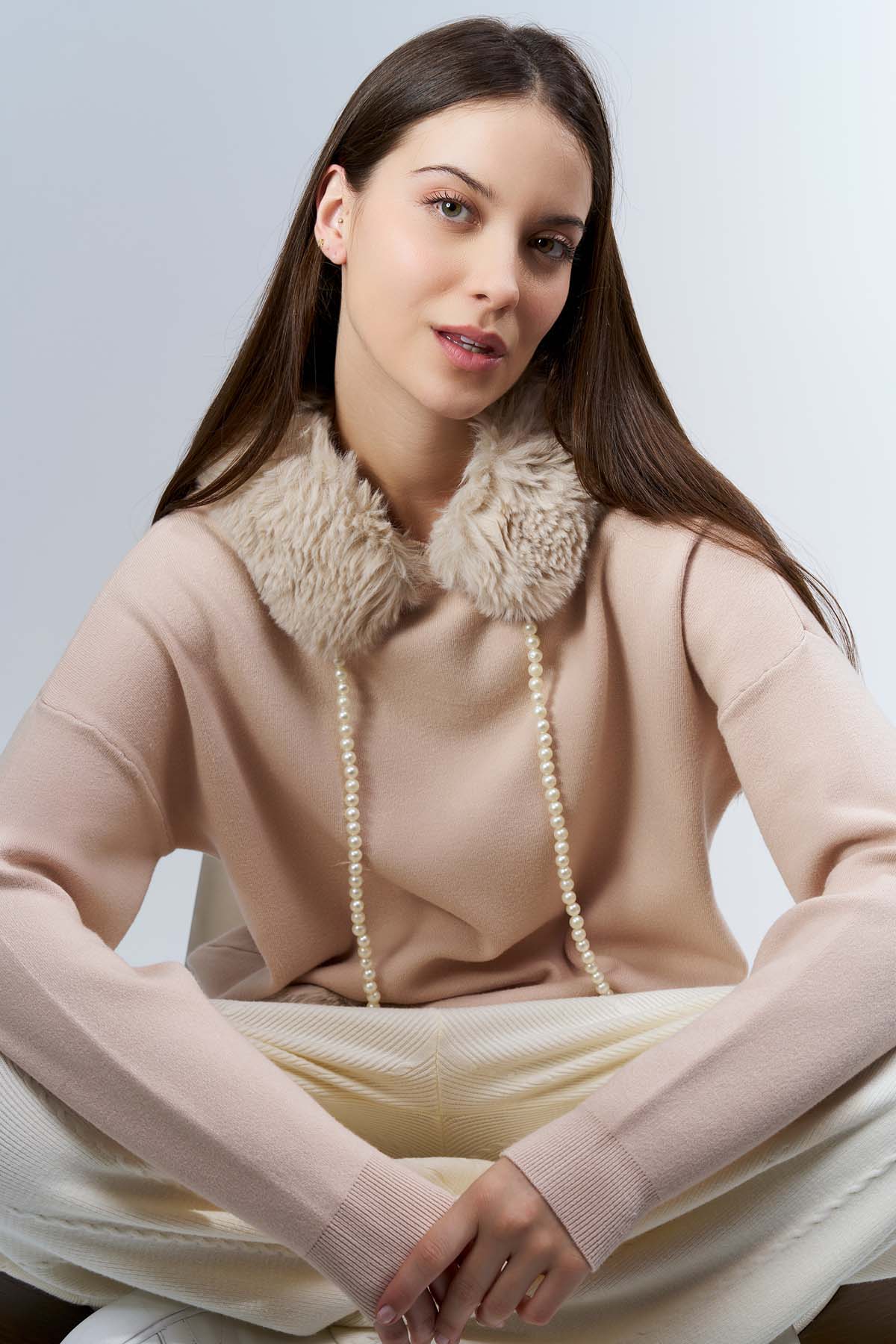 Korsman Kapüşonlu Kürklü İncili Kazak