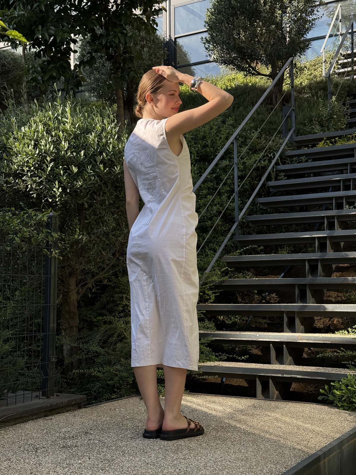 KOLSUZ ÖNÜ DÜĞMELİ POPLİN ELBİSE