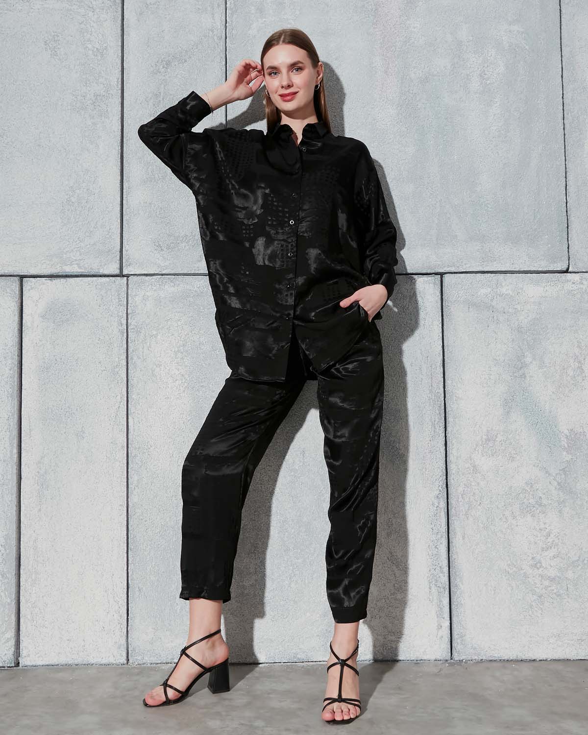 Siyah Jakar Saten Takım