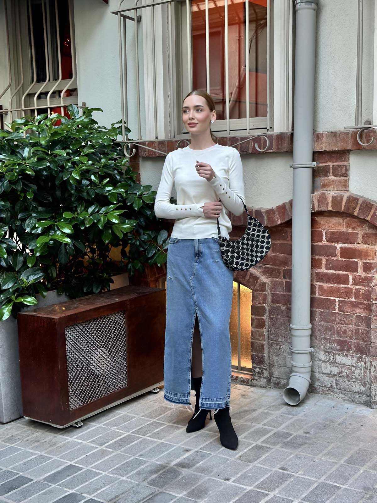 Korspan  Simit Yaka  Basic Kazak