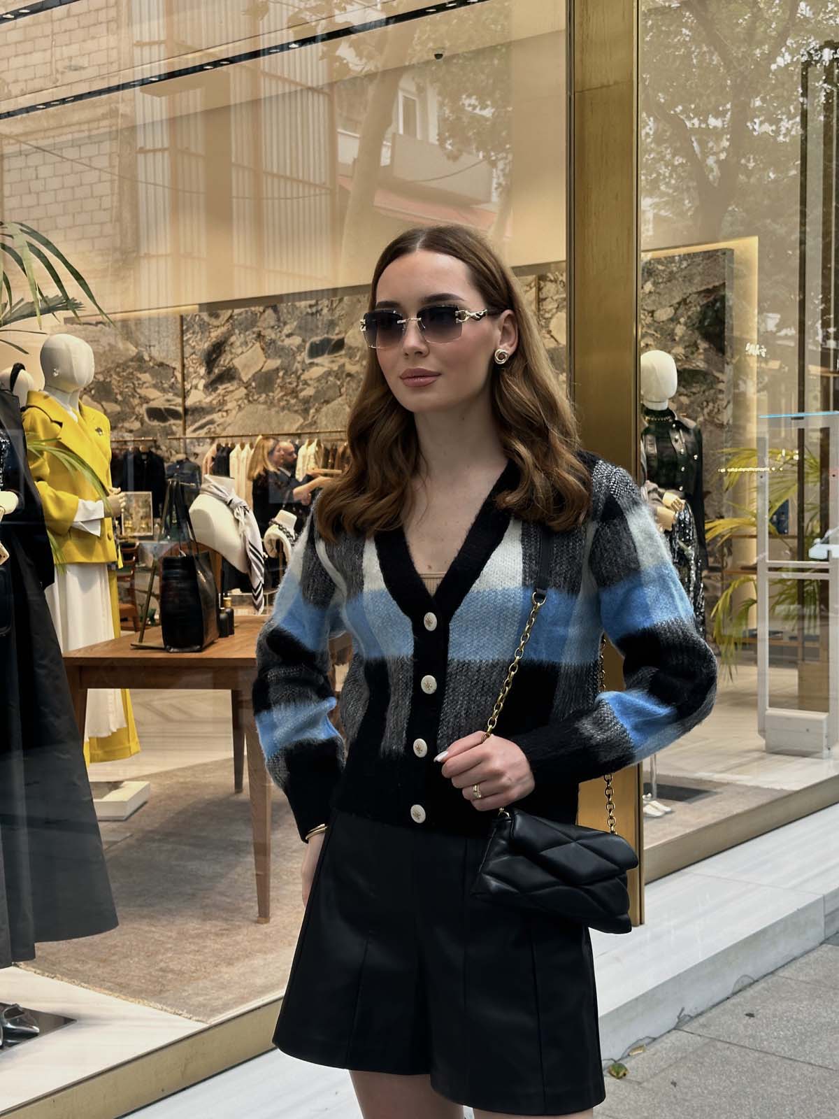 Şardonlu Kareli Kısa Ceket