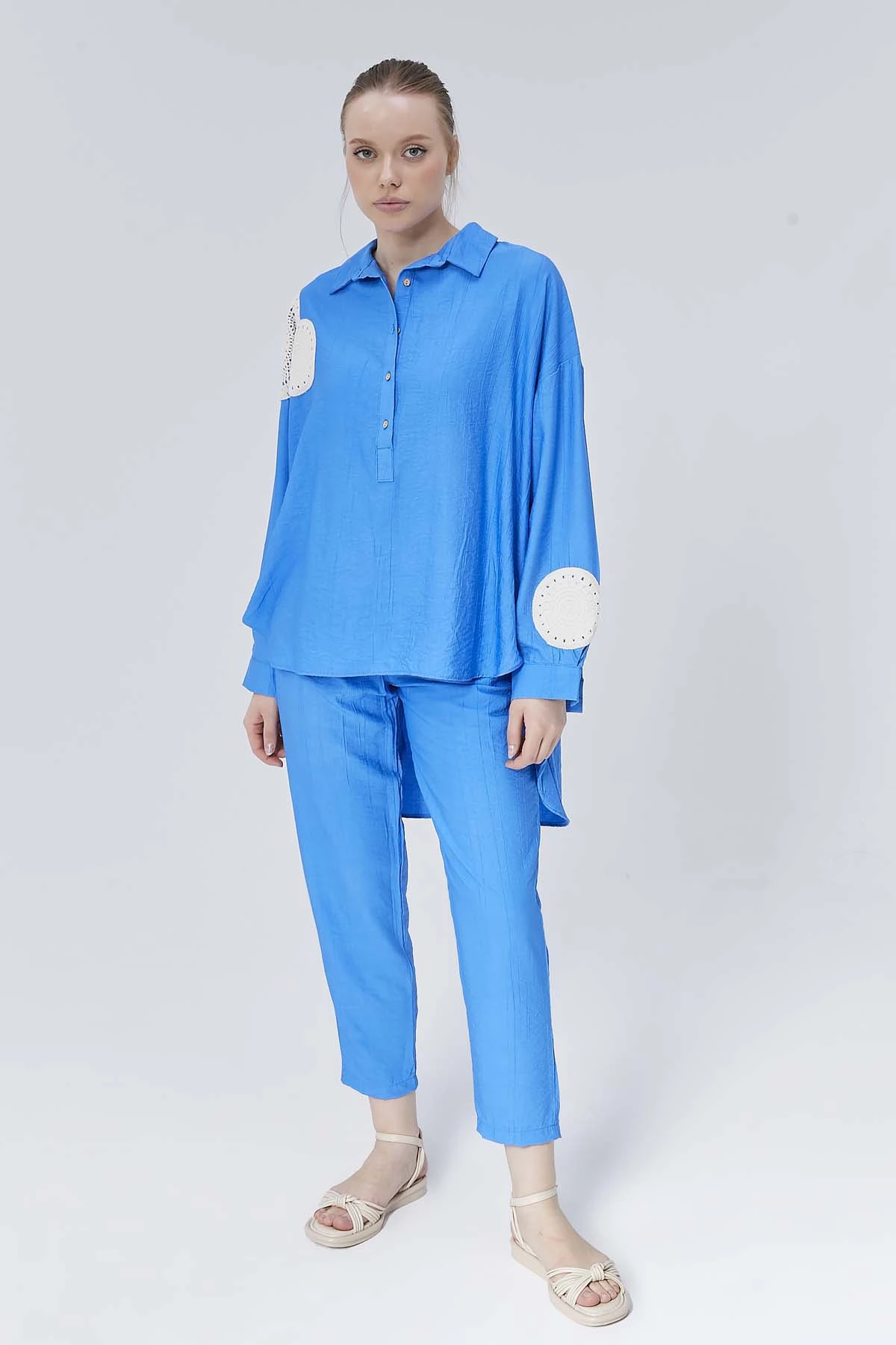 Çift Kopanagili Arkas Koluı Uzun Önü Kısa Gömlek