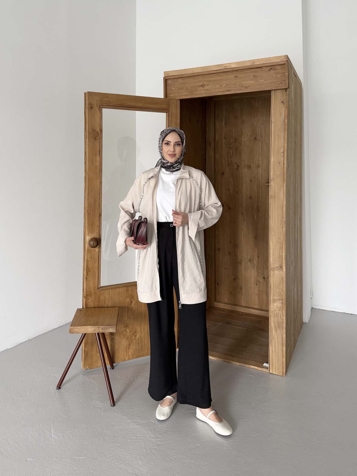 GÖMLEK YAKA FERMUARLI SWEAT