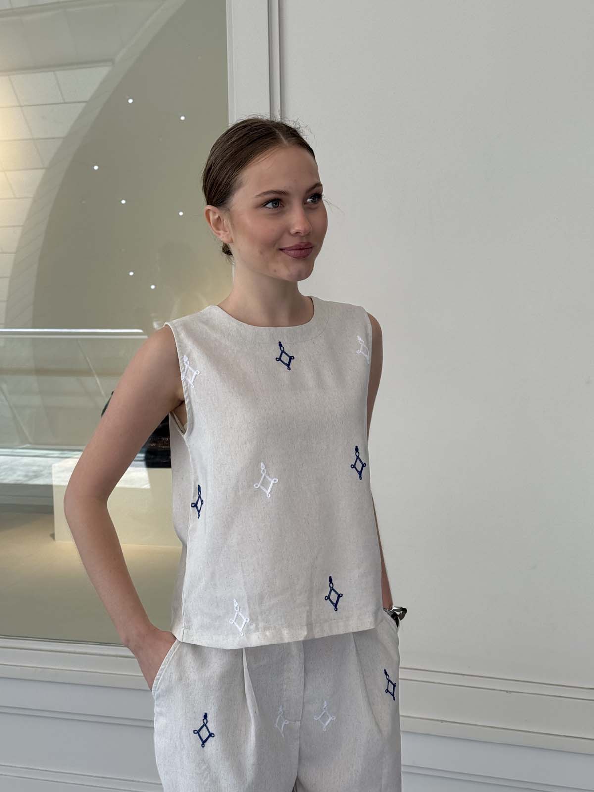 NAKIŞSIZ BLUZ PANTOLON İKİLİ TAKIM