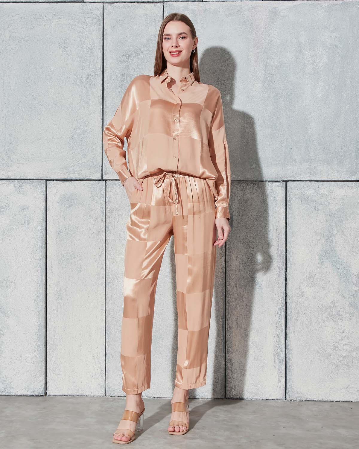 Kare Koyu Bej Jakar Saten Takım