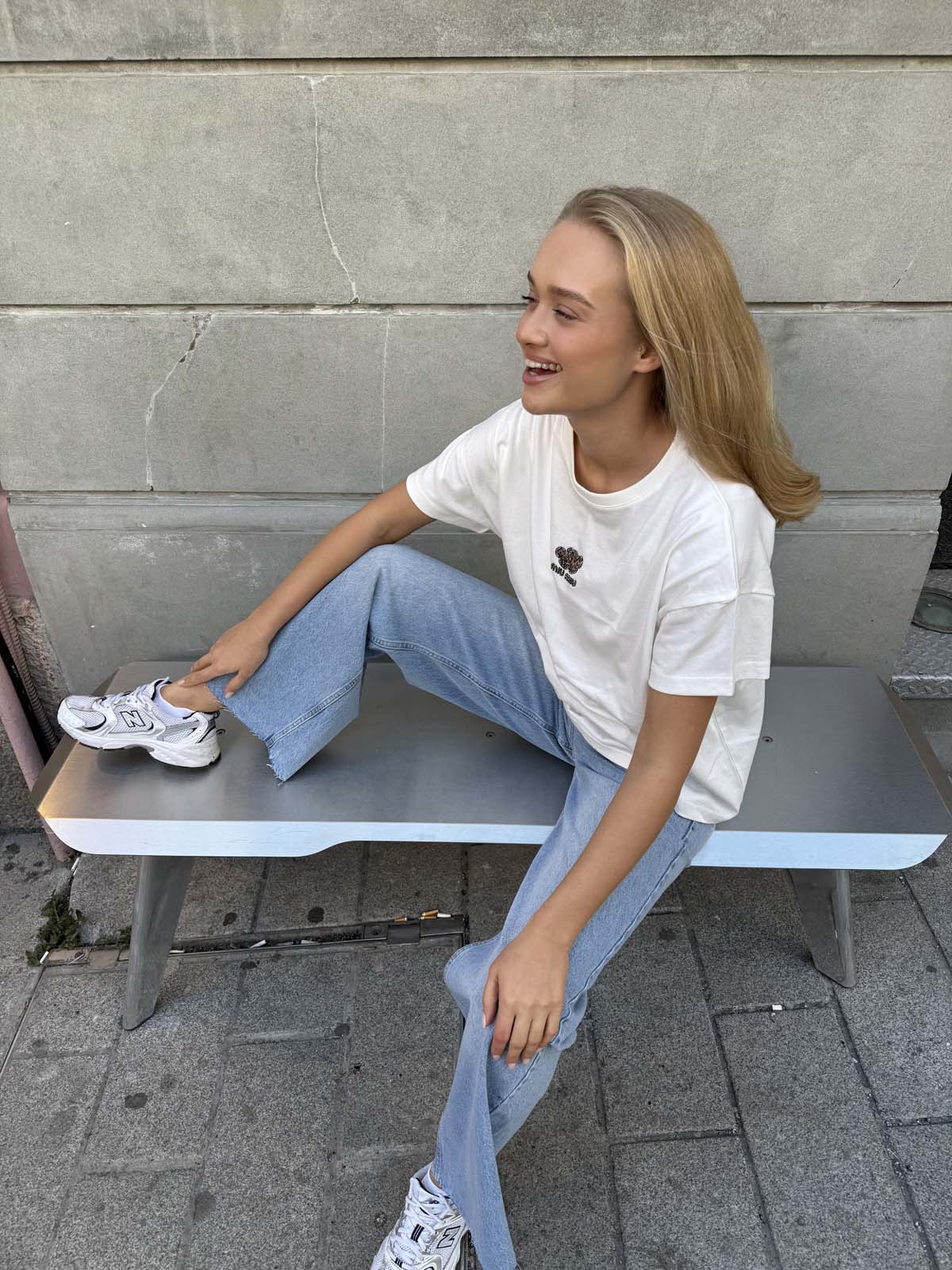 LYON KALIP KÖPEKLİ MIU MIU TİŞÖRT