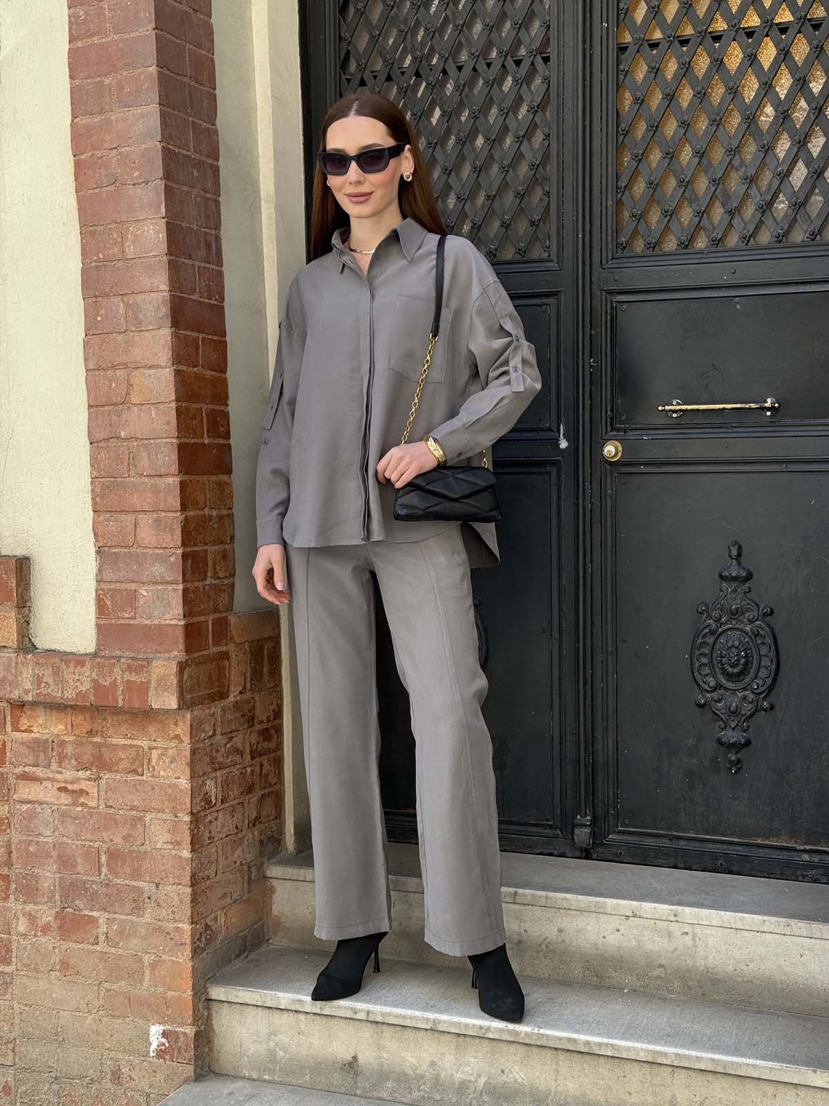 Cepli Gizli Düğmeli Kolu Düğme  Askılı  Gömlek