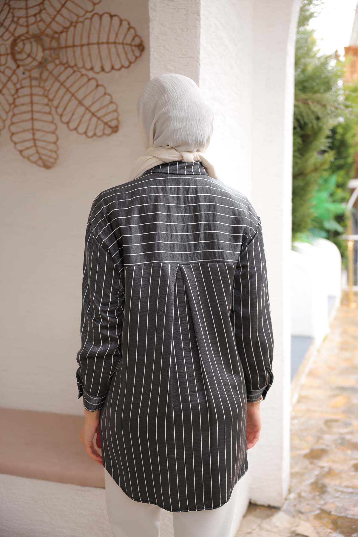 Çizgili Saten Gömlek