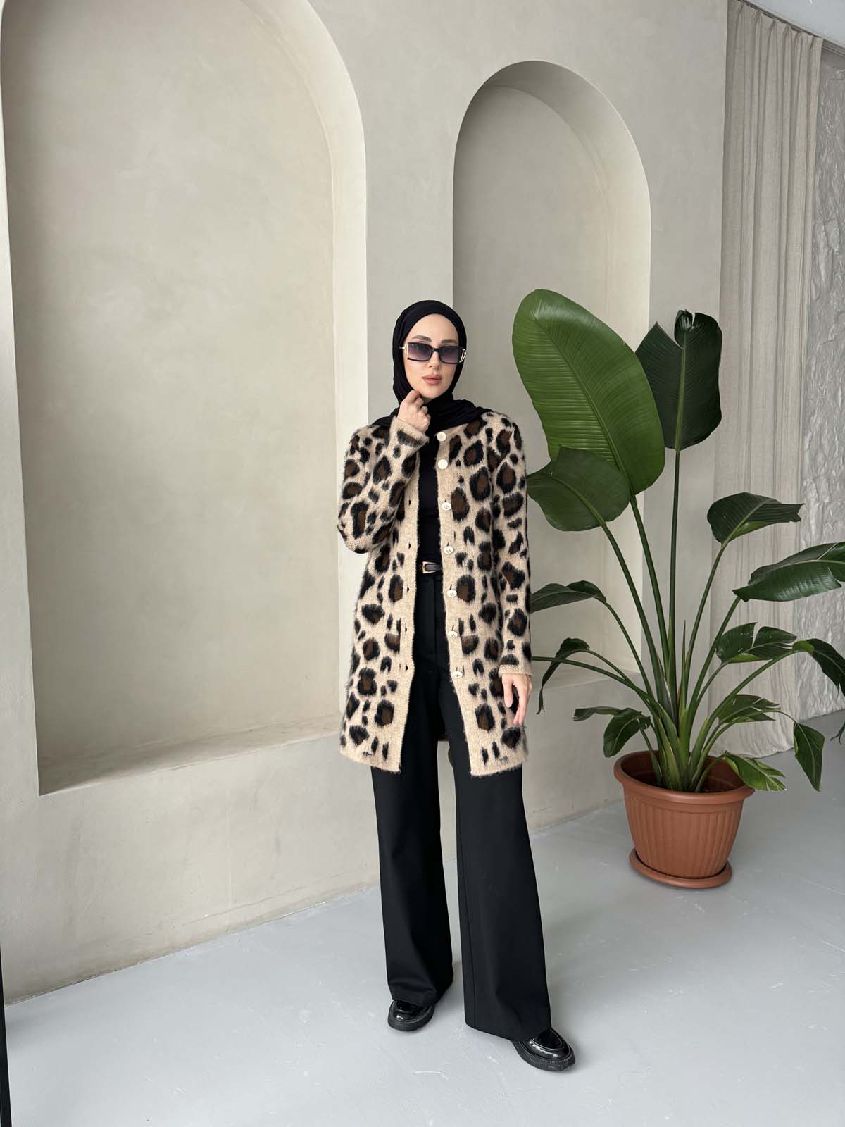 Şardonlu  Leopar Desenli Uzun Hırka