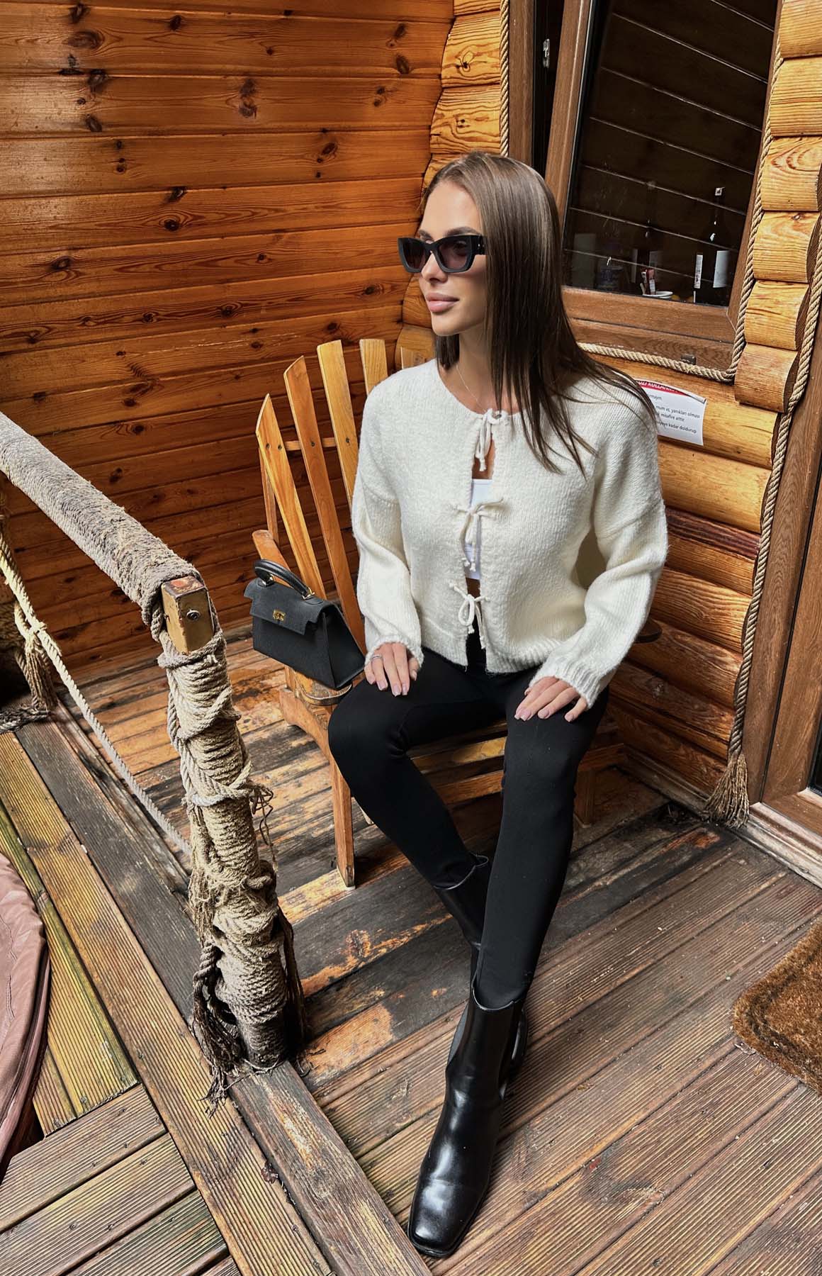 Şardon Fiyonklu Kısa Kazak