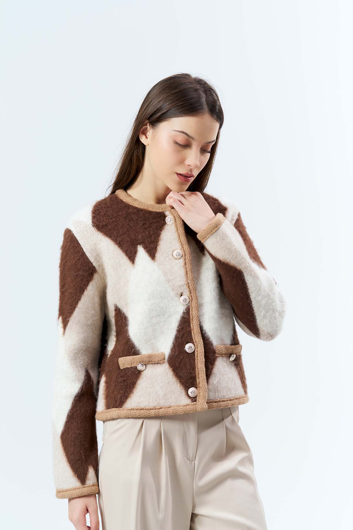 Yumoş Baklavalı Düğmeli Hırka