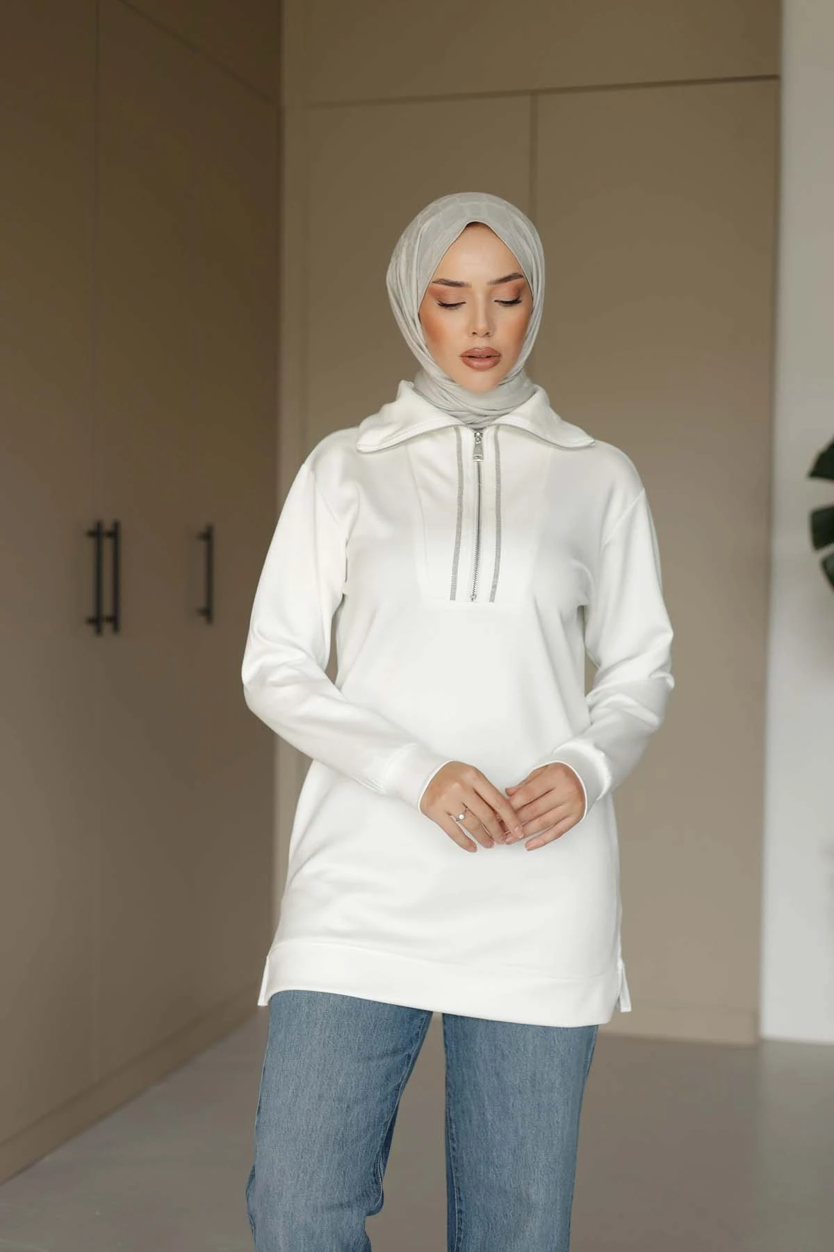 Modern Kesim Fermuarlı Kadın Sweat