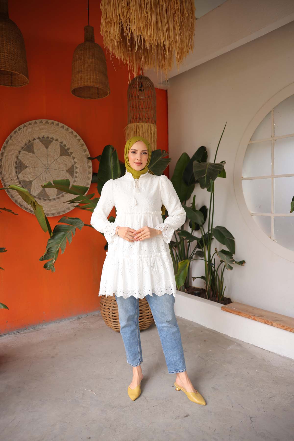 BRODELİ BONCUKLU GÖMLEK