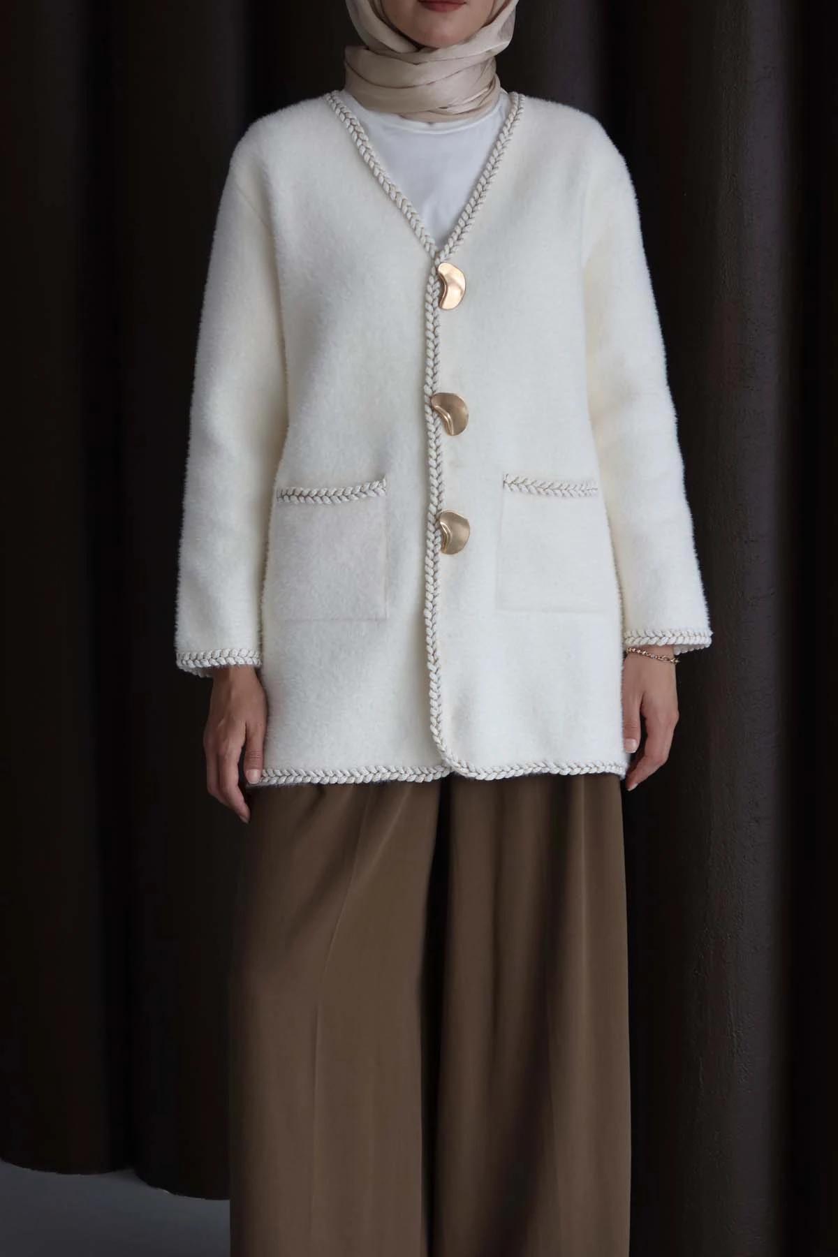 Angora Sim ve Düğme Detaylı Hırka