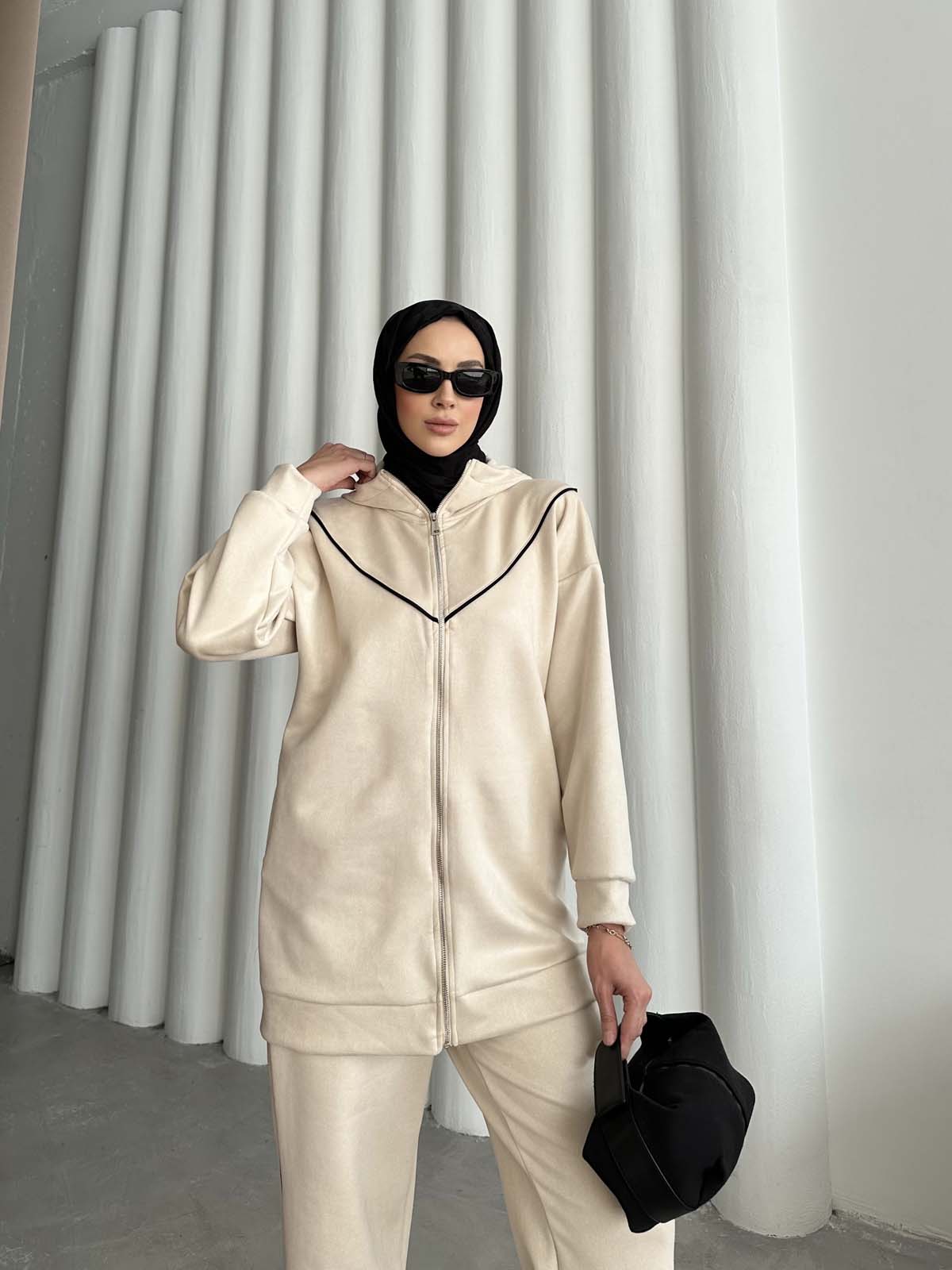 Önü V Detaylı Yanı  Çizgili  İkili  Takım