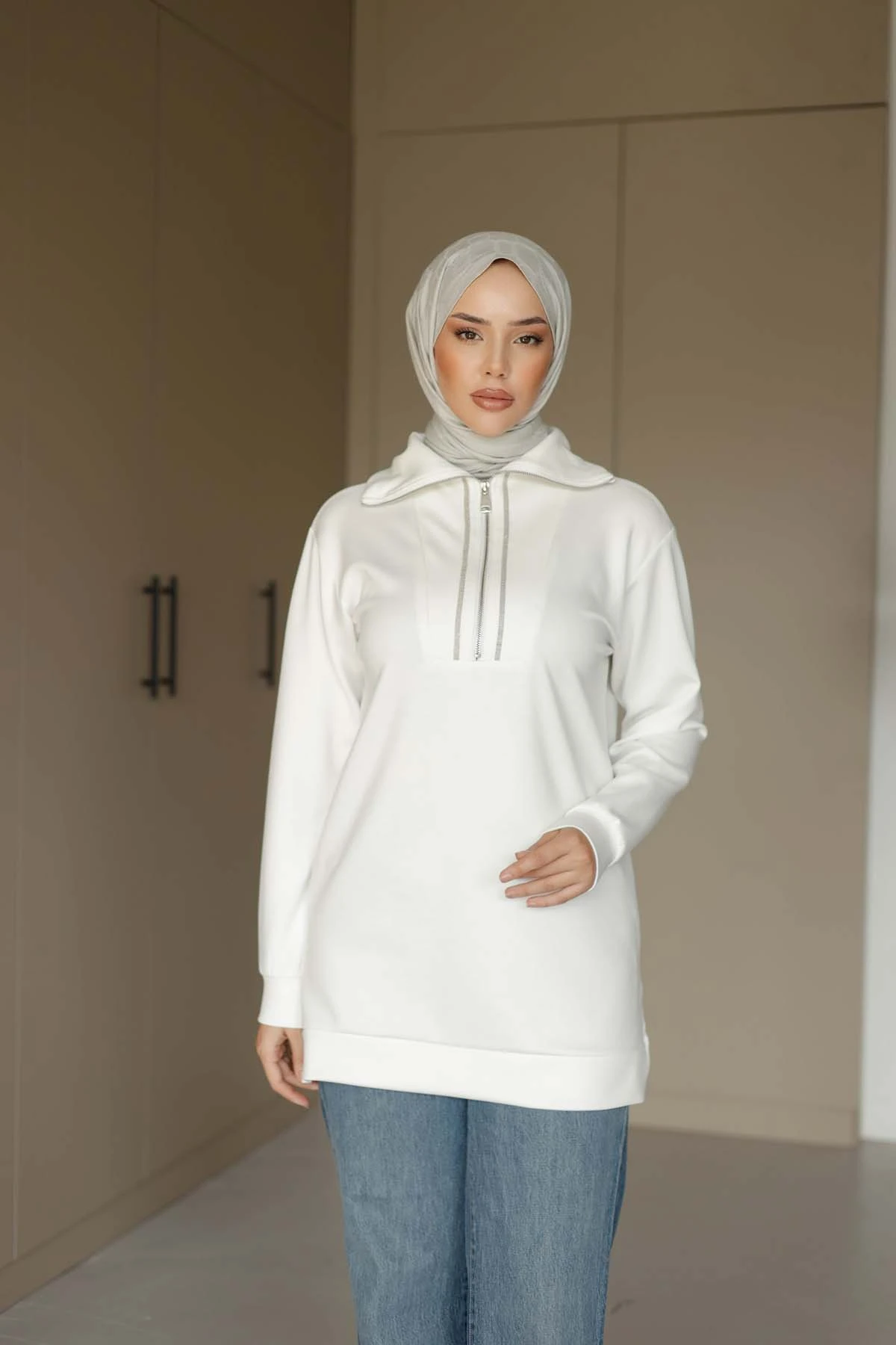 Modern Kesim Fermuarlı Kadın Sweat