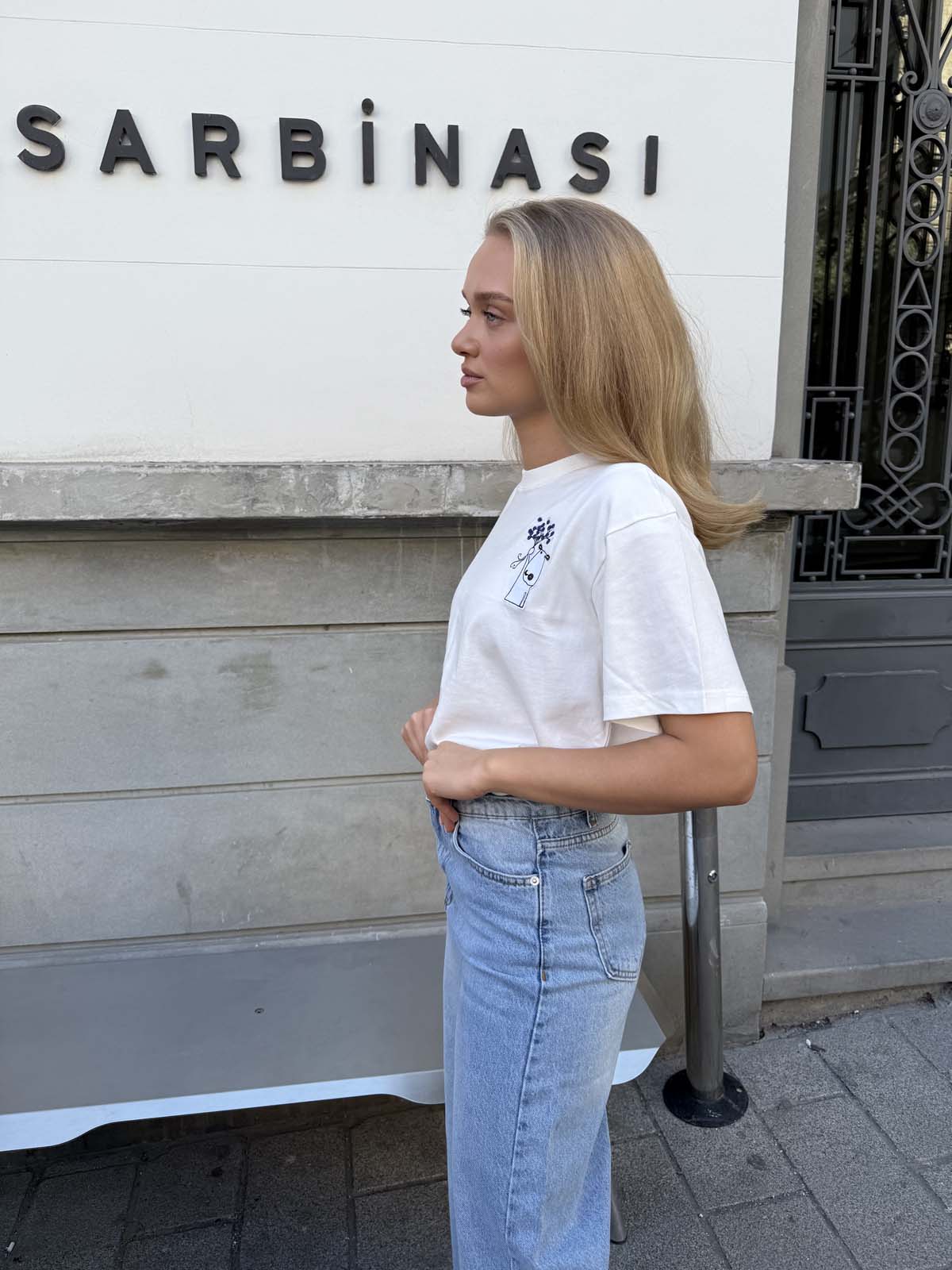 MİLANO KÖPEKLİ NAKIŞLI TİŞÖRT