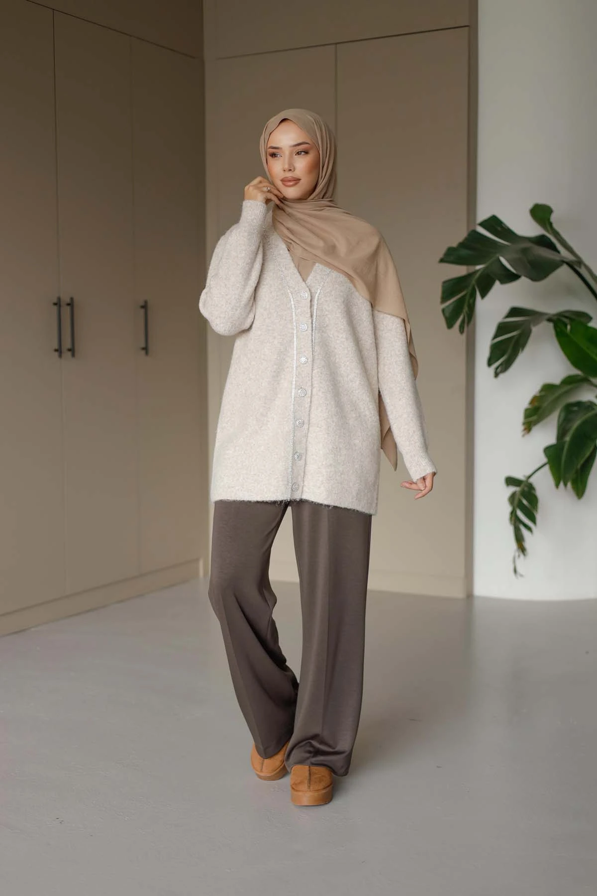 Oslo Zincir Detaylı Uzun Hırka