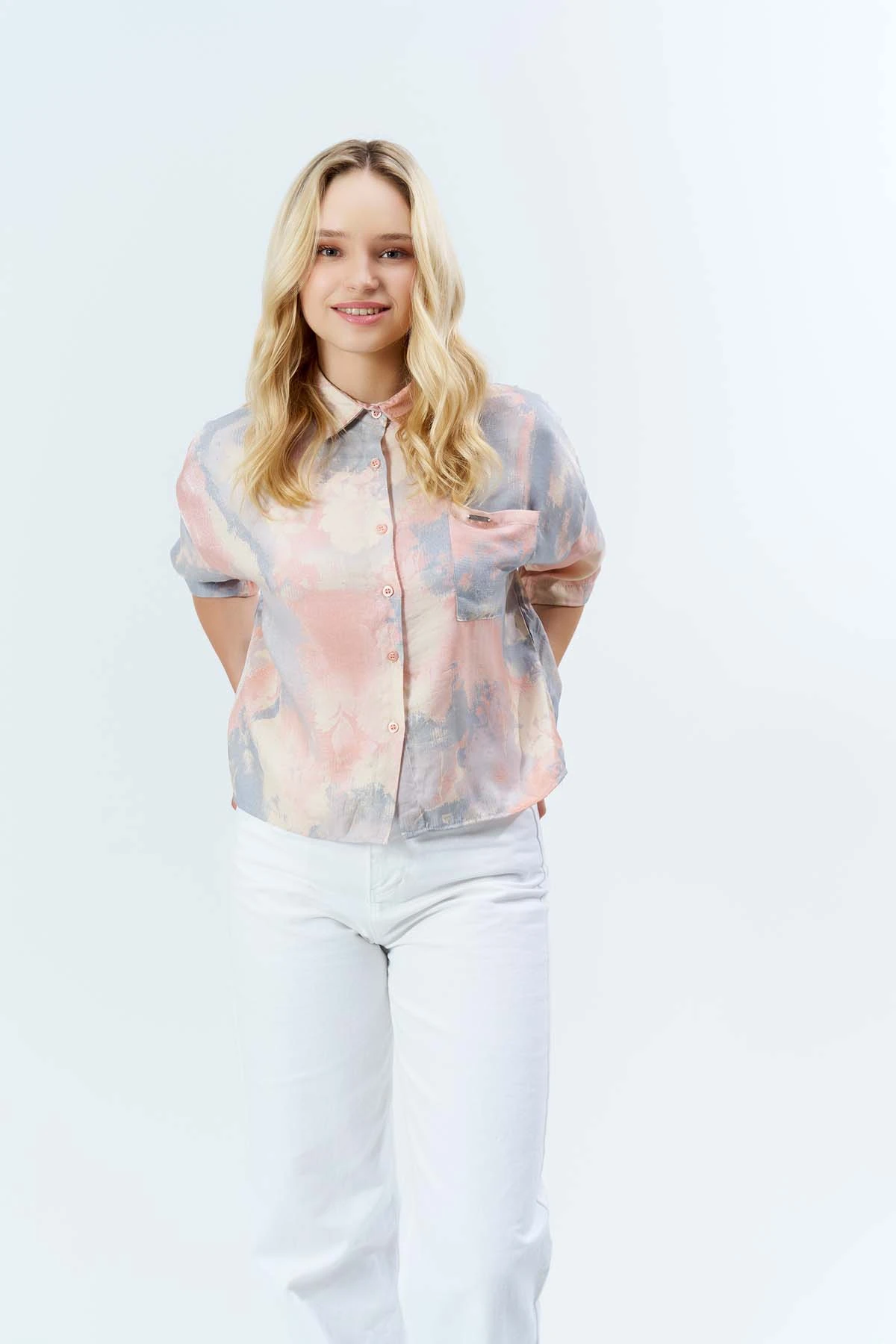 Batik Desenli  Kısa Kollu Tek Cepli Gömlek