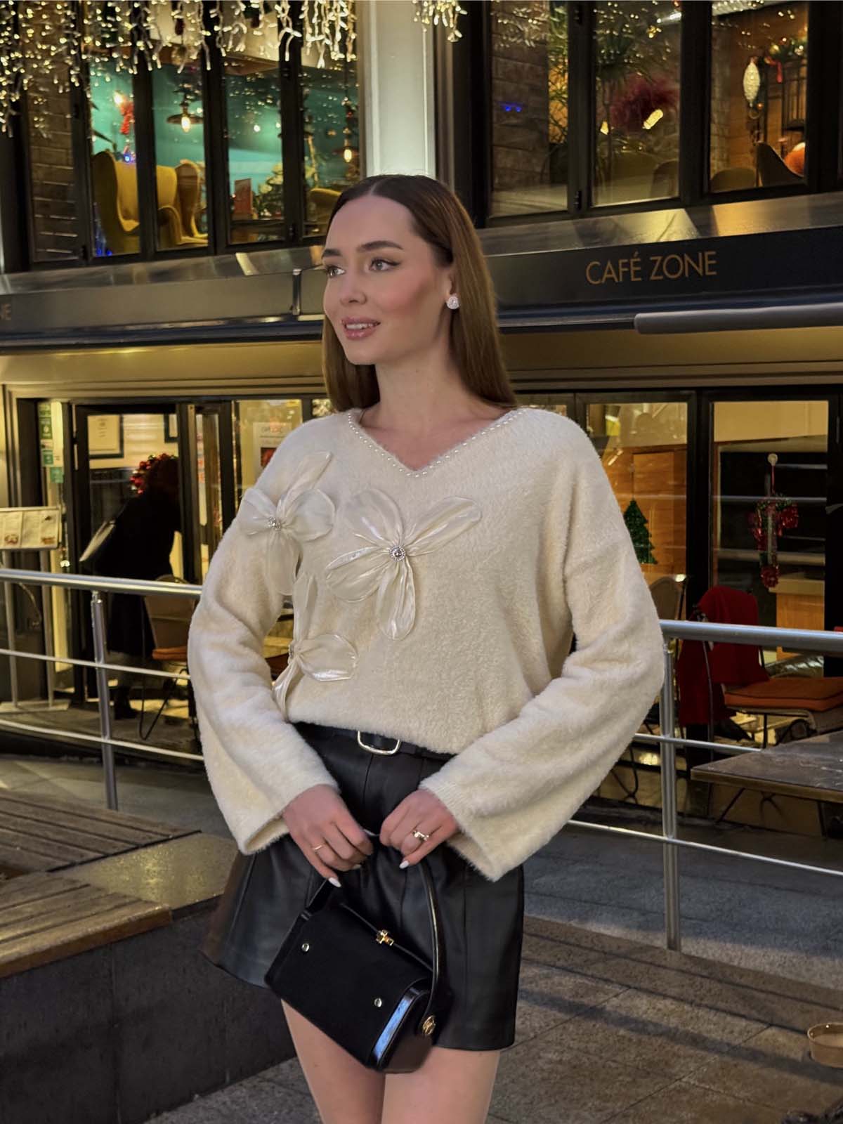 Angora İncili Papatyalı Kısa Kazak