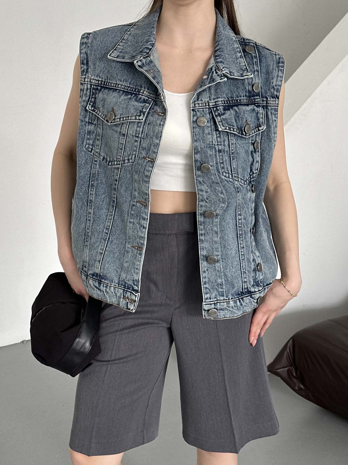 Kolsuz  Cepli  Düğme Detaylı  Kot Yelek