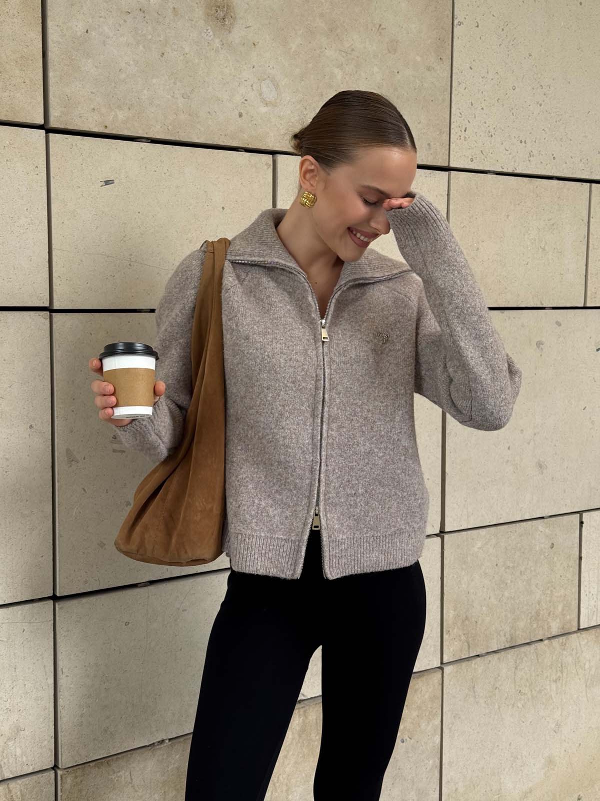 Fermuarlı Dik Yaka Hırka