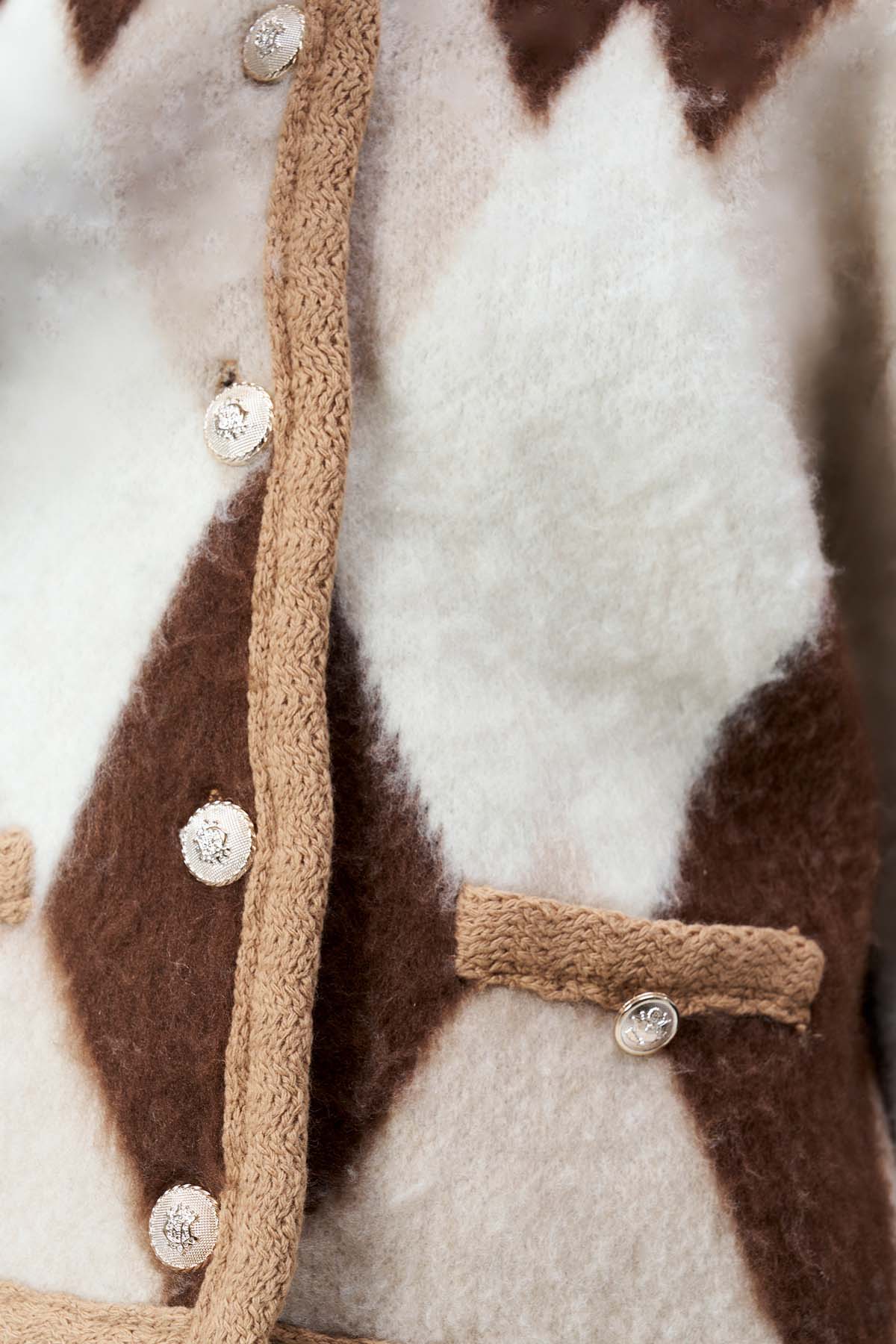 Yumoş Baklavalı Düğmeli Hırka